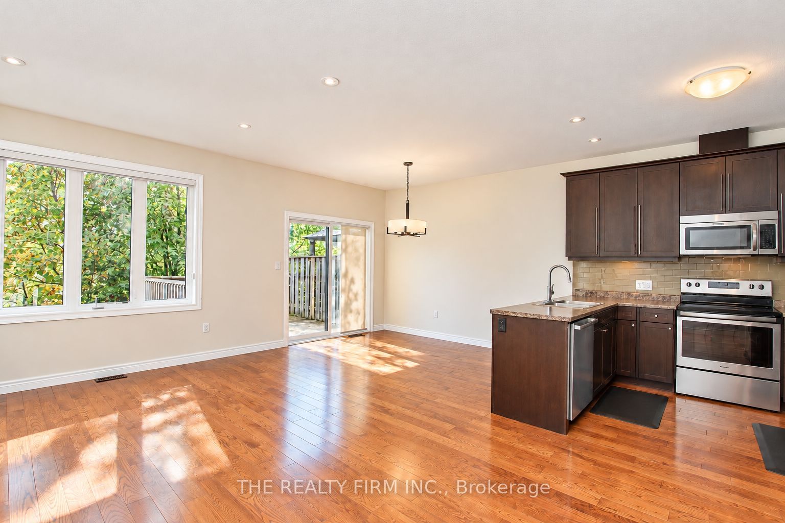 1030 Oakcrossing Gate 45 Property Photo 10