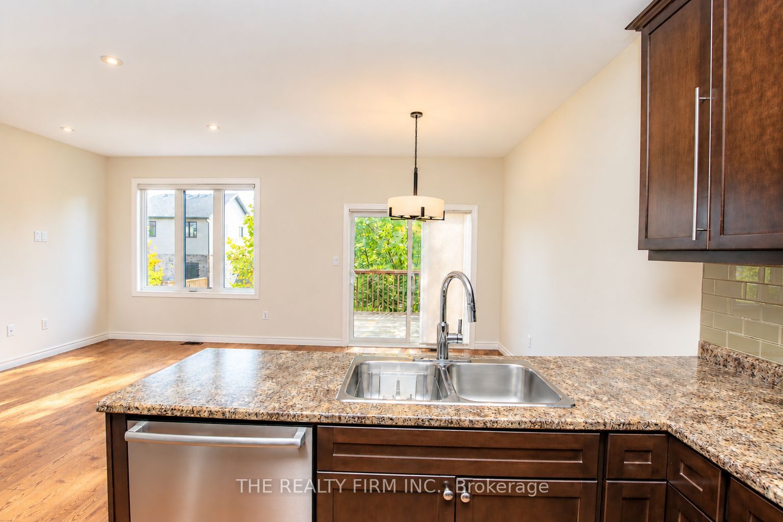 1030 Oakcrossing Gate 45 Property Photo 14