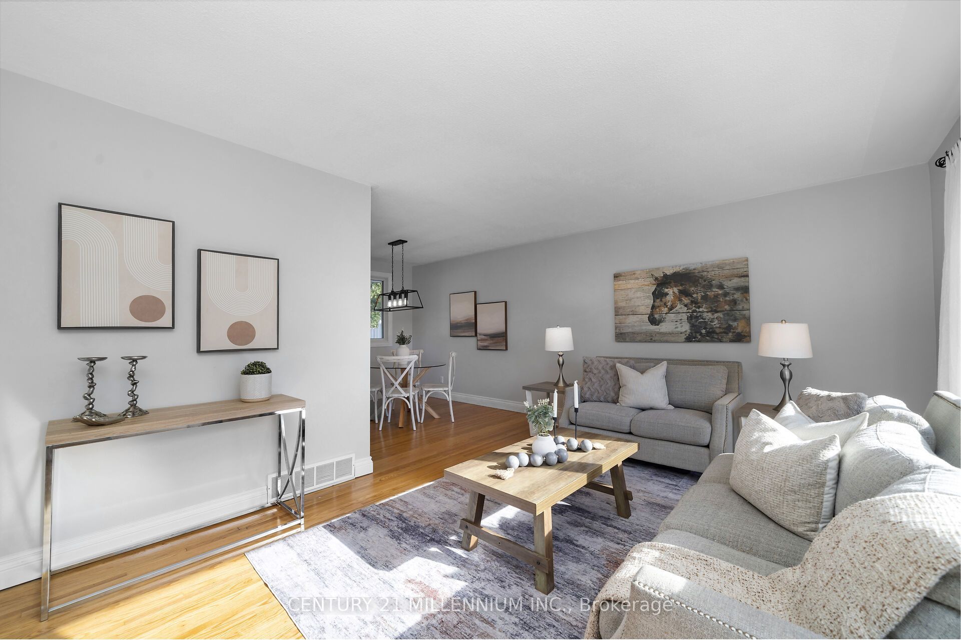 27 Dundas Street W Property Photo 10
