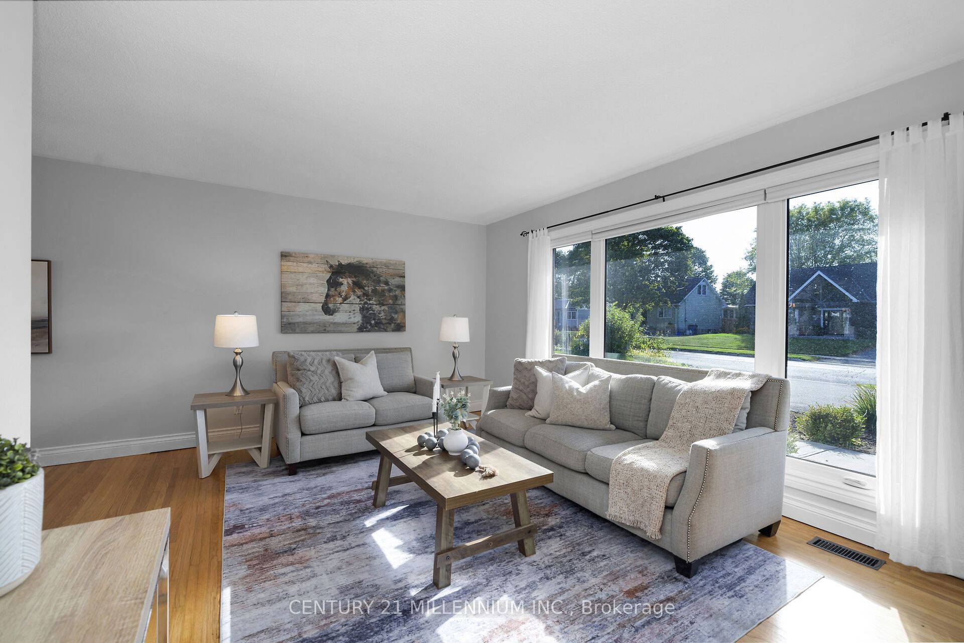 27 Dundas Street W Property Photo 12