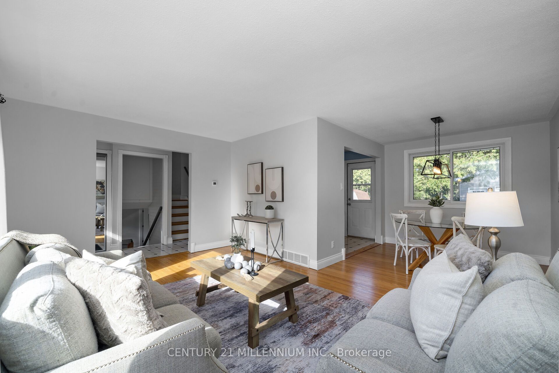 27 Dundas Street W Property Photo 13