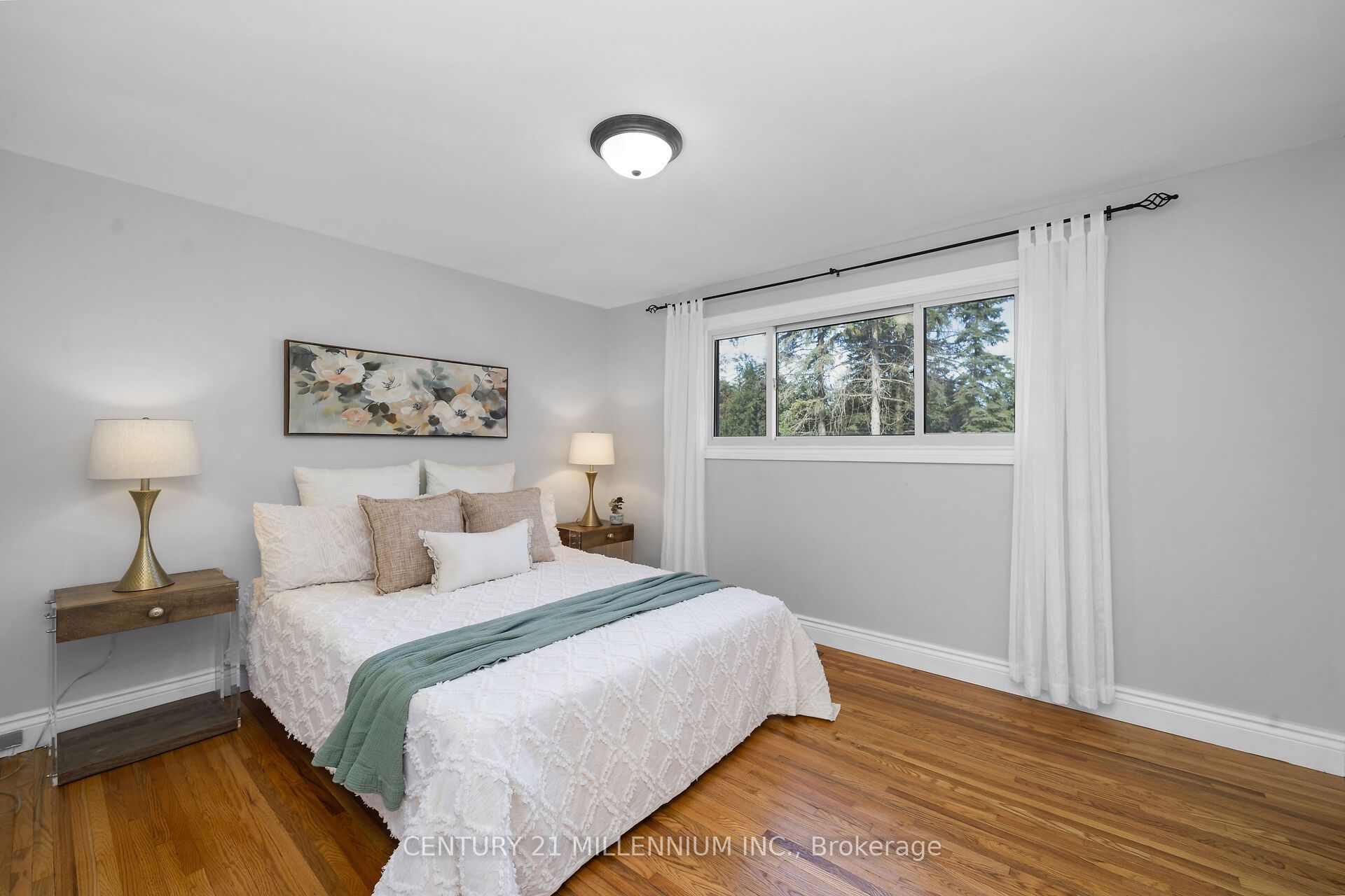 27 Dundas Street W Property Photo 21