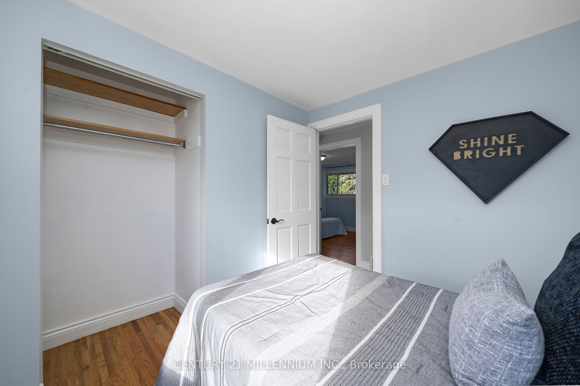 27 Dundas Street W Property Photo 26