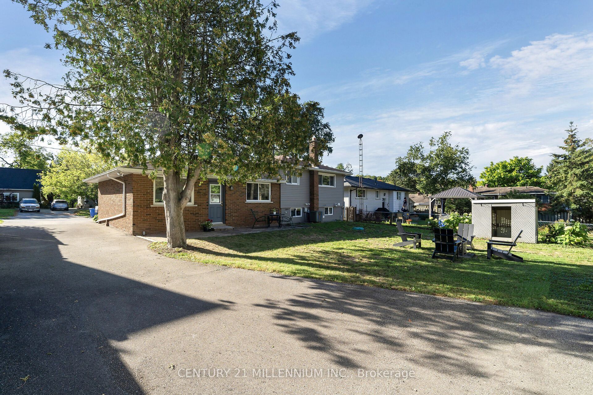 27 Dundas Street W Property Photo 34
