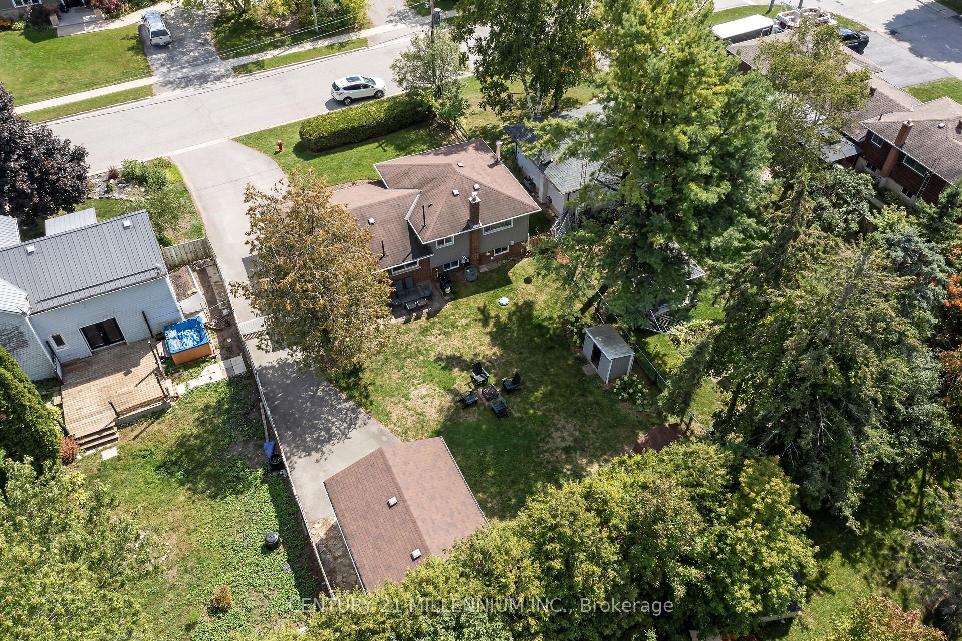 27 Dundas Street W Property Photo 39