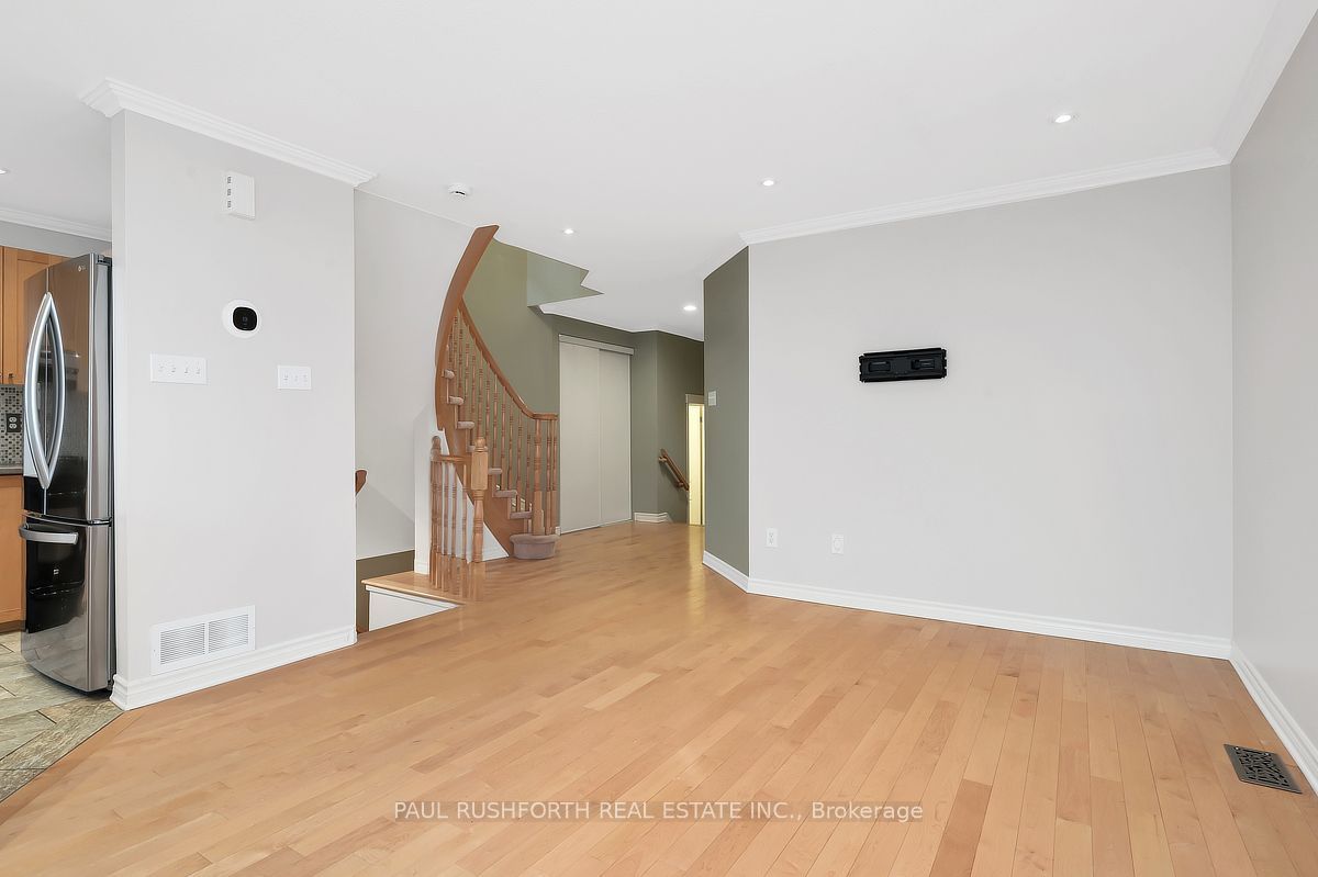 2216 Brockstone Crescent Property Photo 10