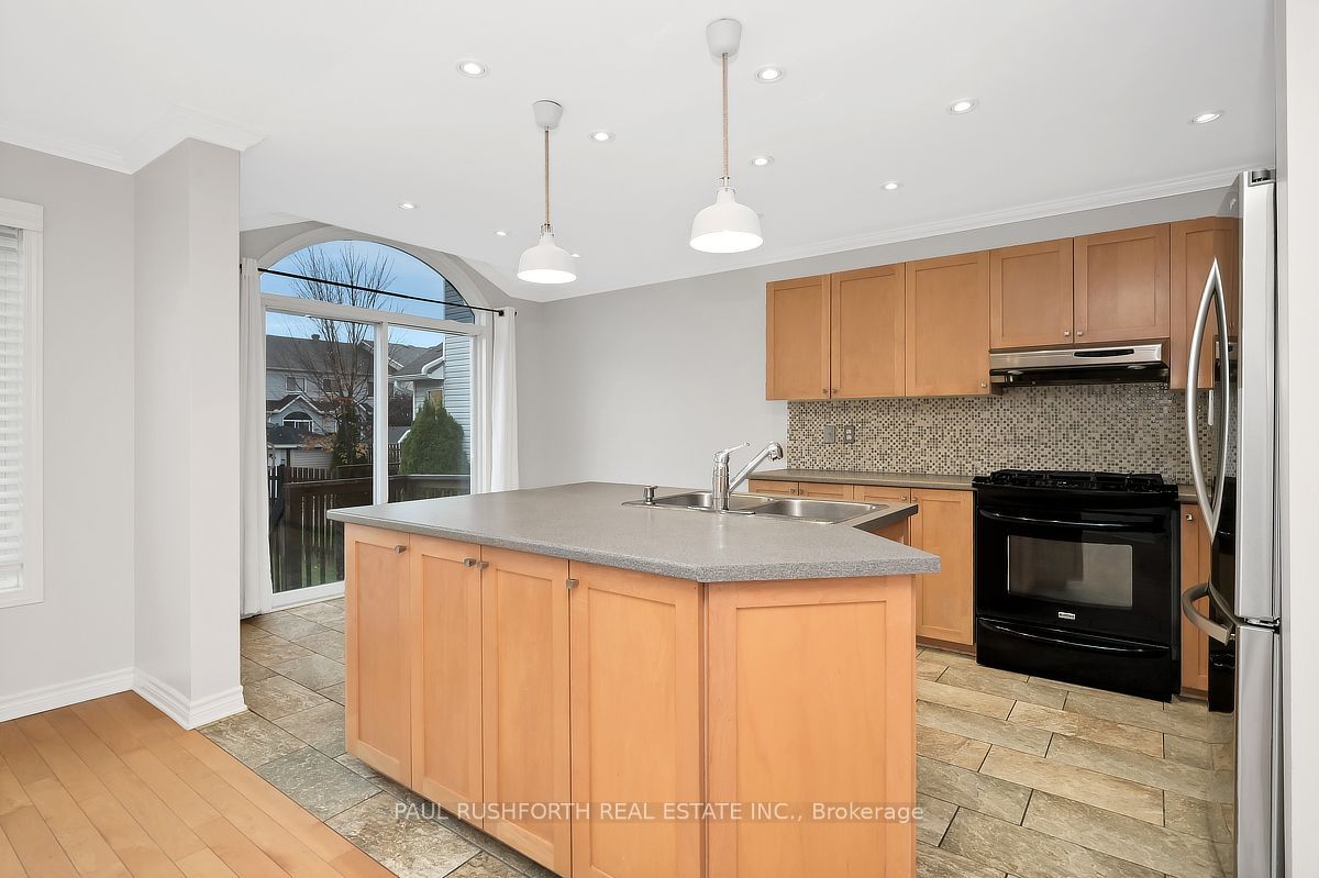 2216 Brockstone Crescent Property Photo 18