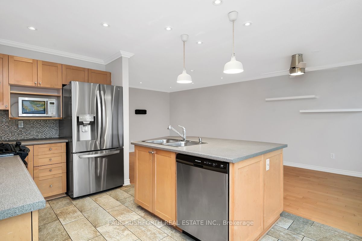 2216 Brockstone Crescent Property Photo 20