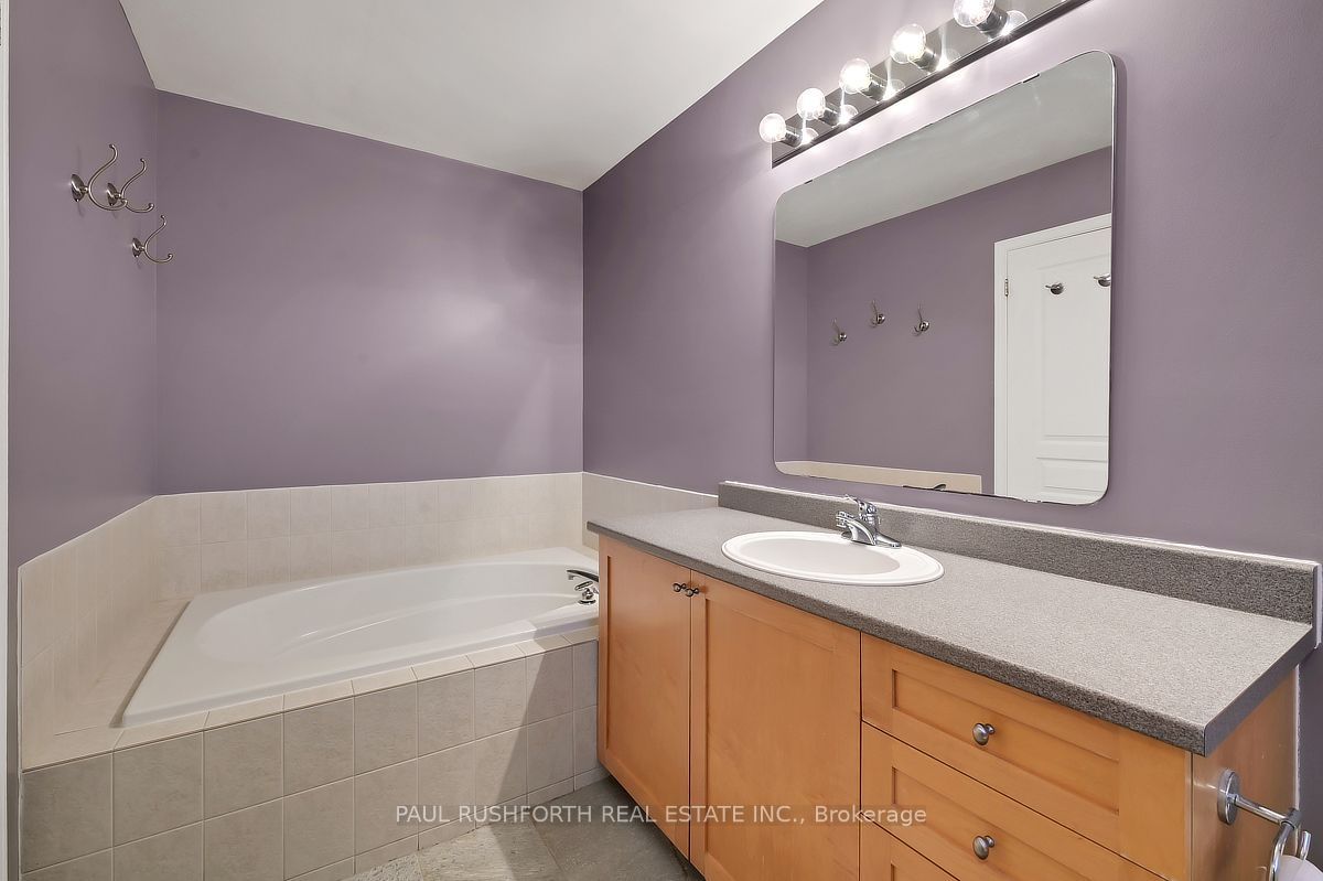 2216 Brockstone Crescent Property Photo 28