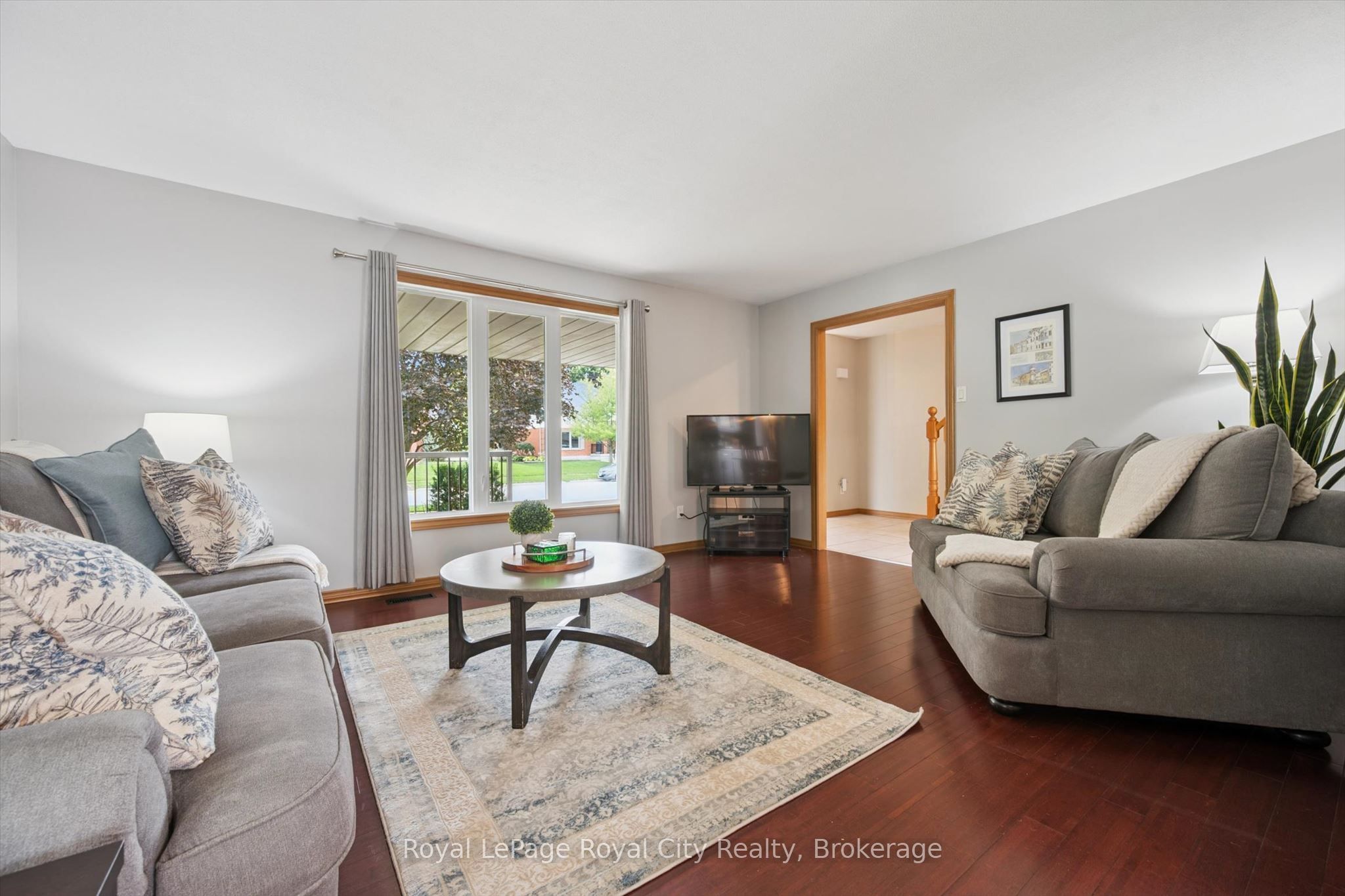 24 Greenwich Drive Property Photo 6