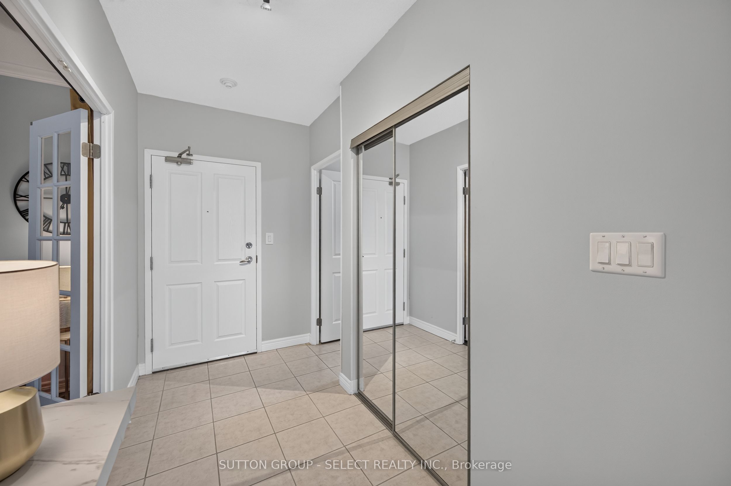 353 Commissioners Road W 711 Property Photo 6