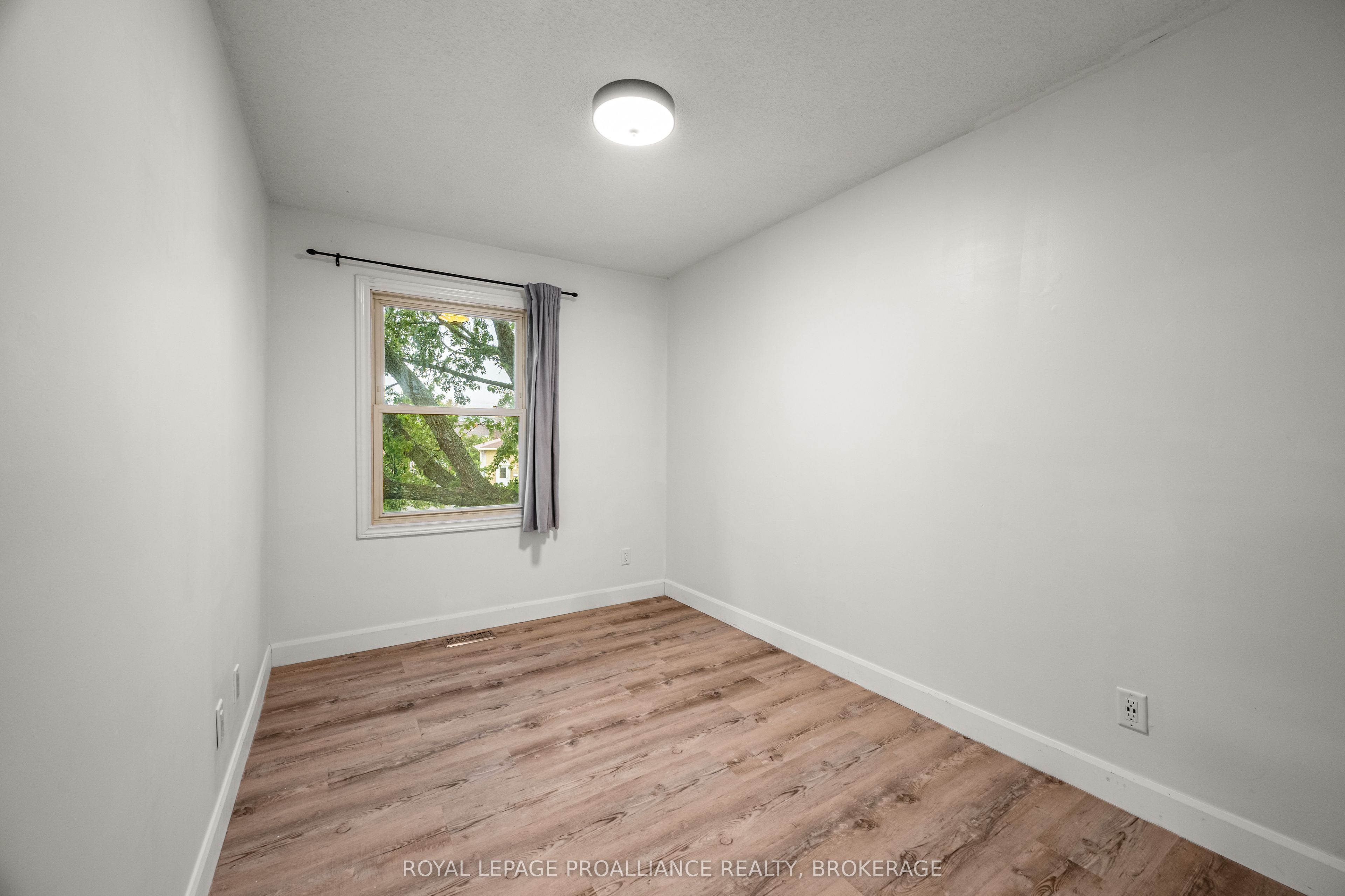 879 Beaconhill Court Property Photo 22
