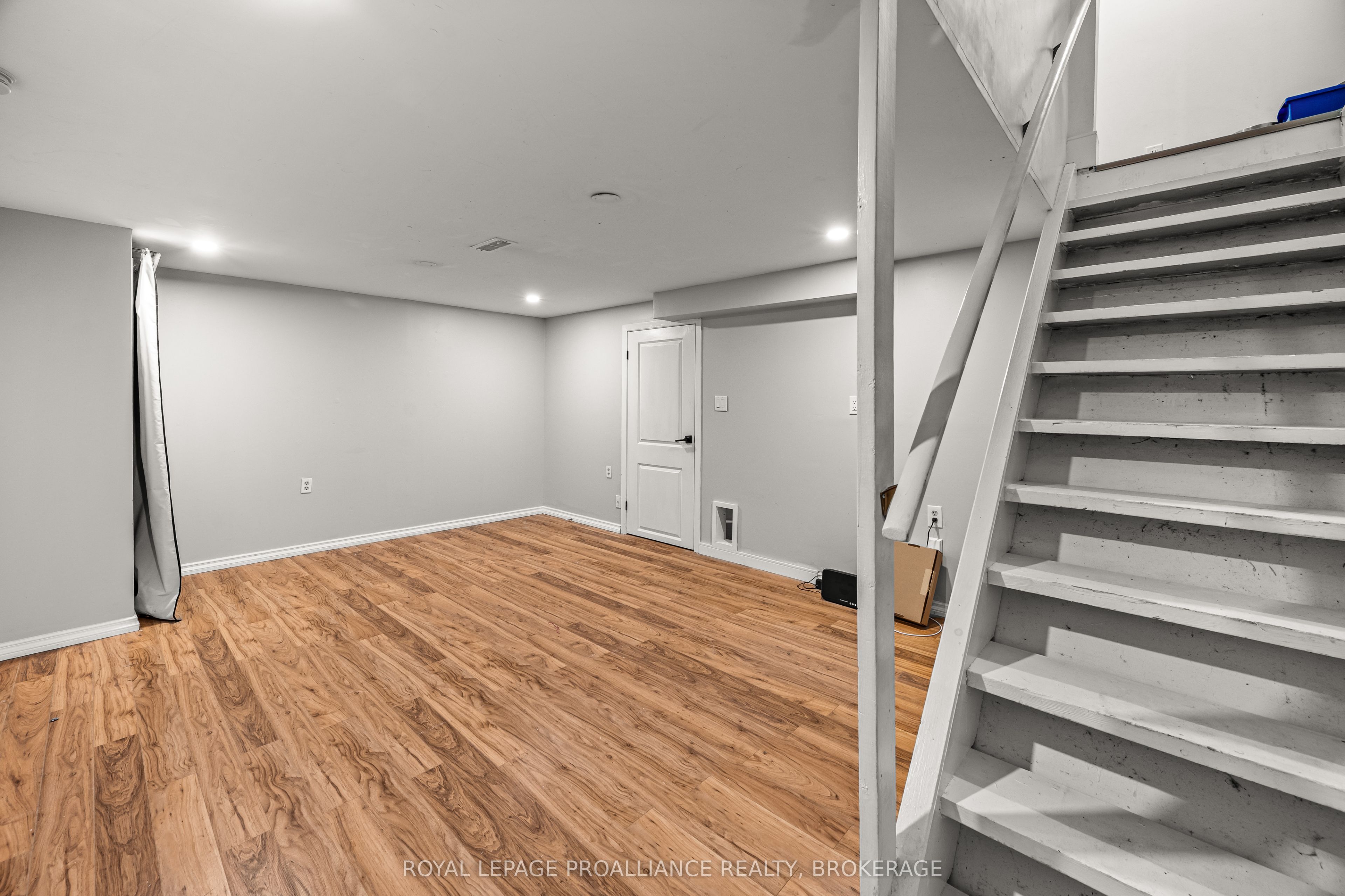 879 Beaconhill Court Property Photo 25