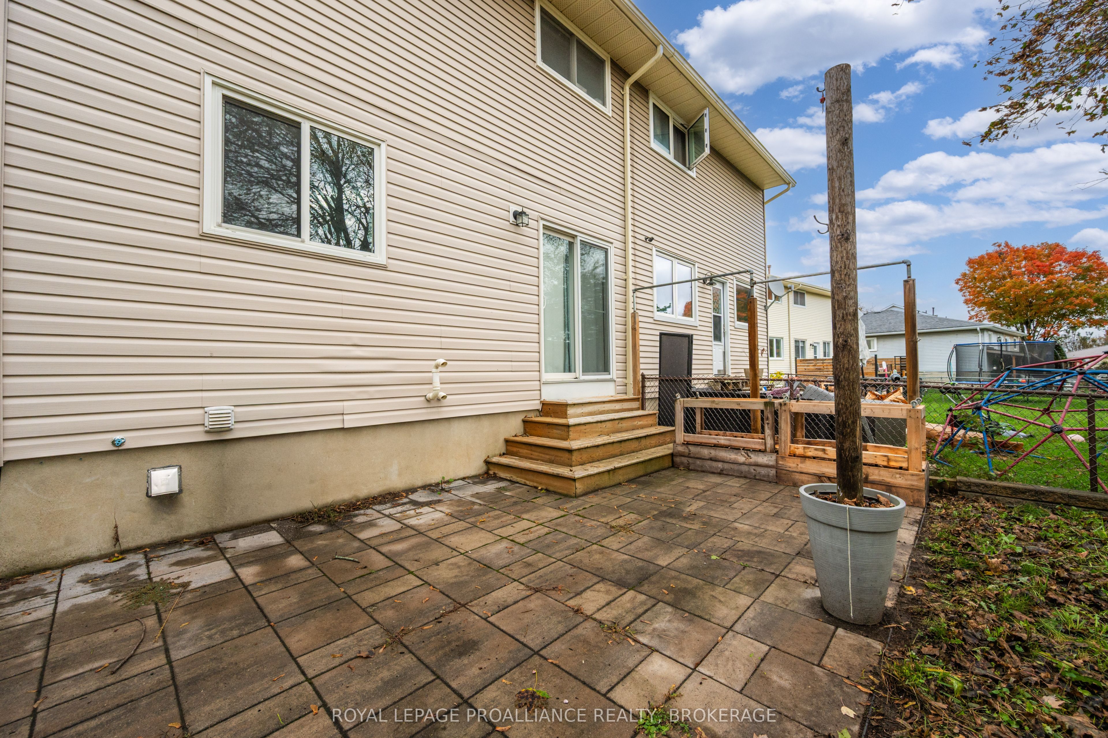 879 Beaconhill Court Property Photo 30