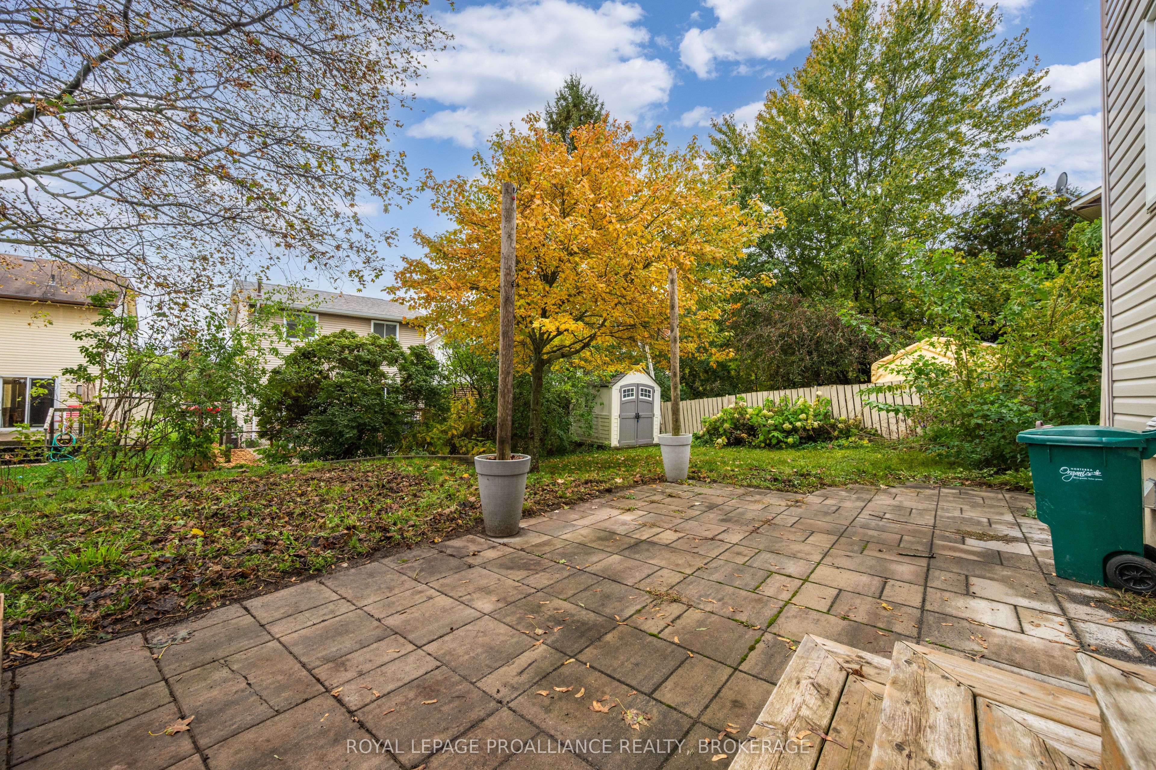 879 Beaconhill Court Property Photo 32