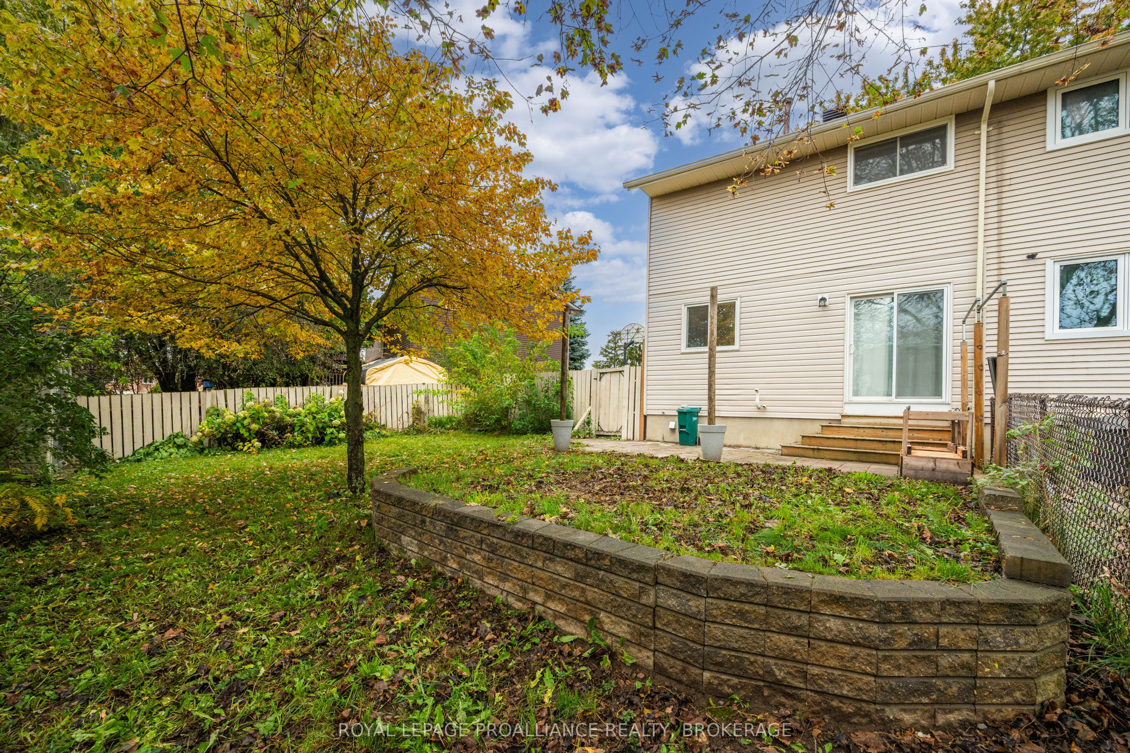 879 Beaconhill Court Property Photo 34