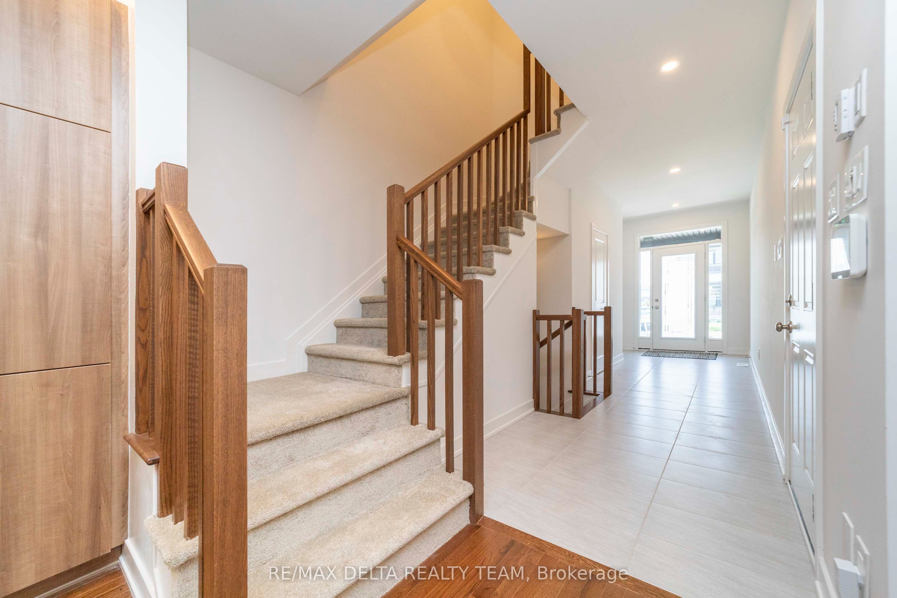 631 Knotridge Street Property Photo 2