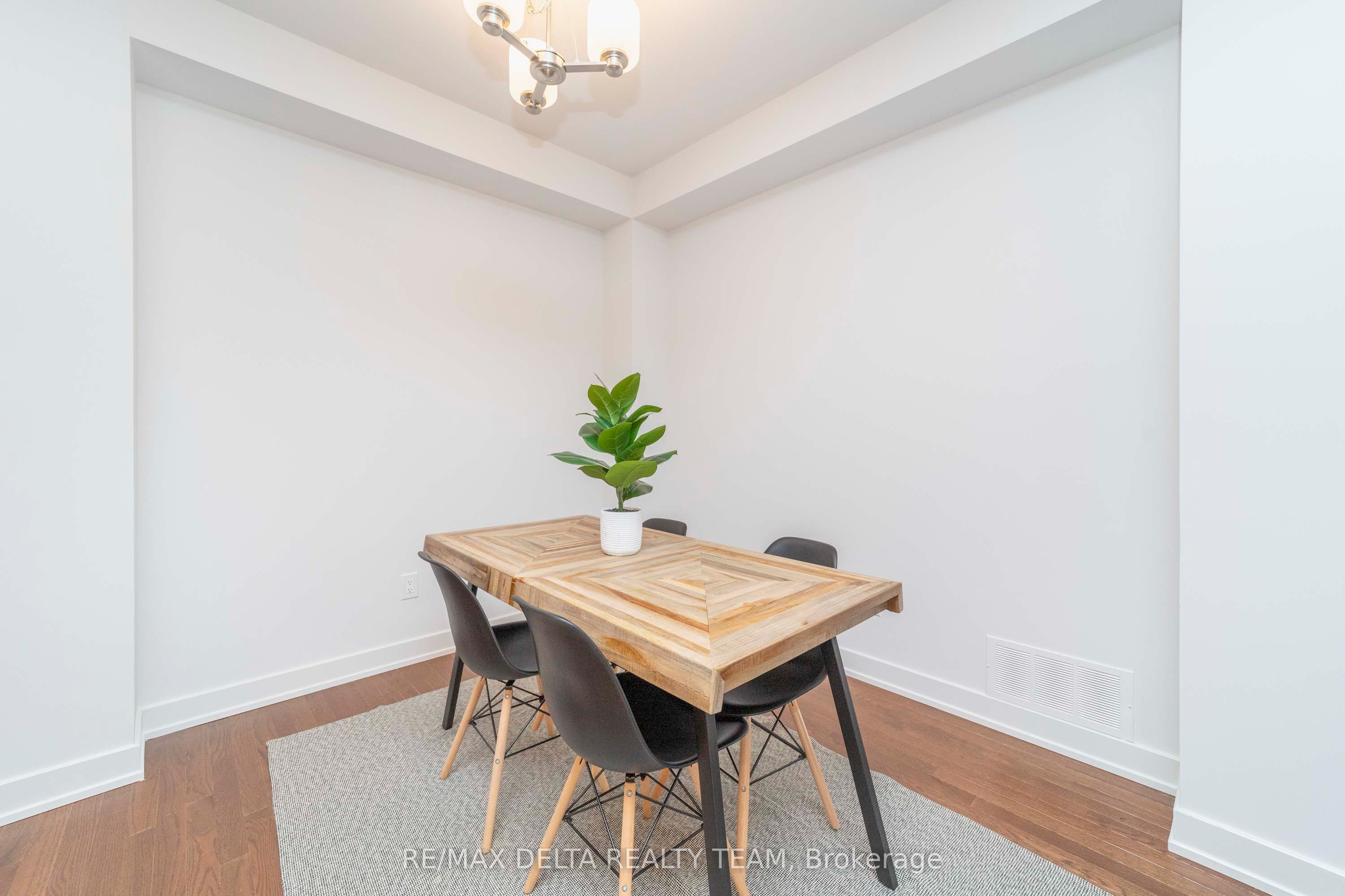 631 Knotridge Street Property Photo 3
