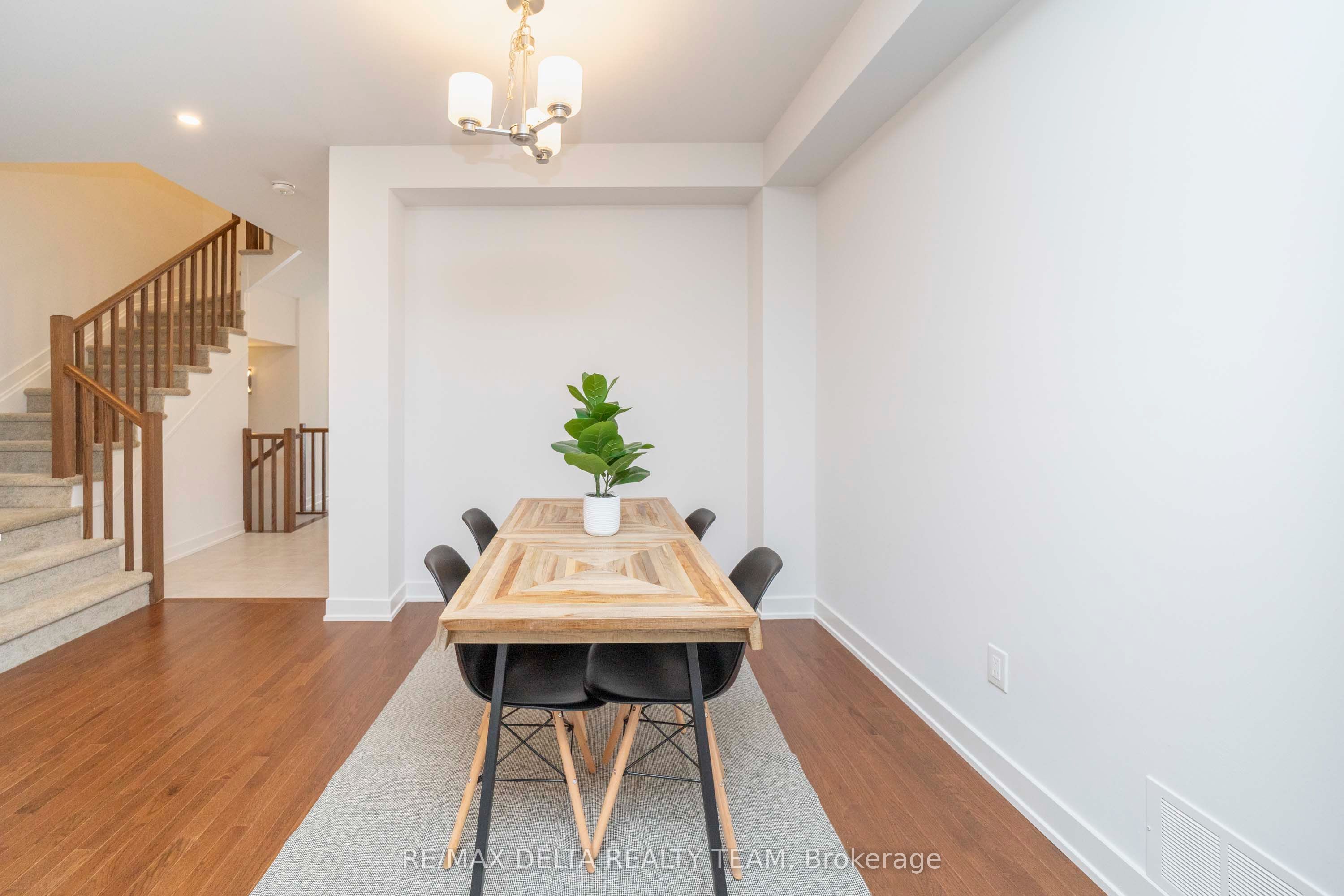 631 Knotridge Street Property Photo 4