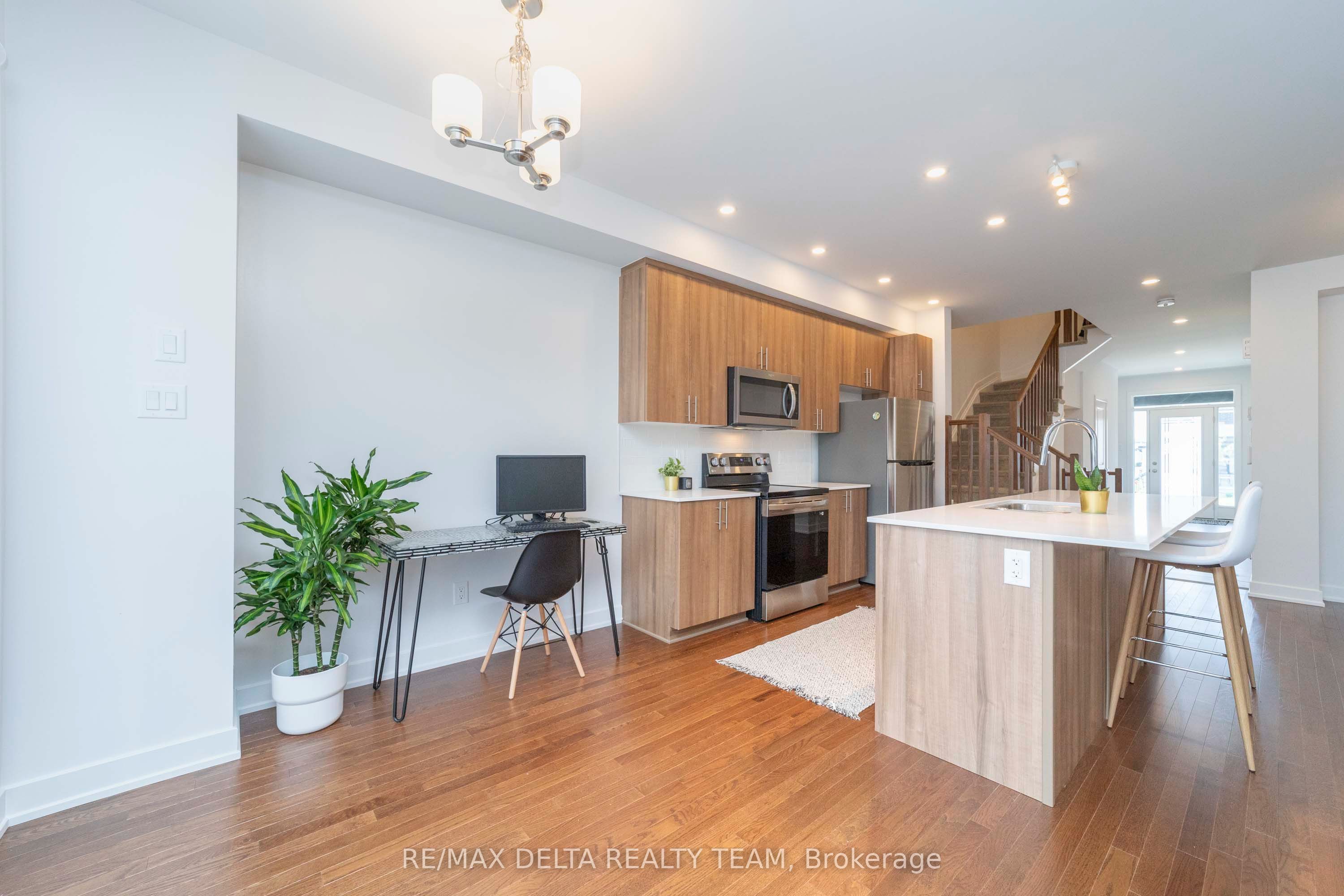 631 Knotridge Street Property Photo 10