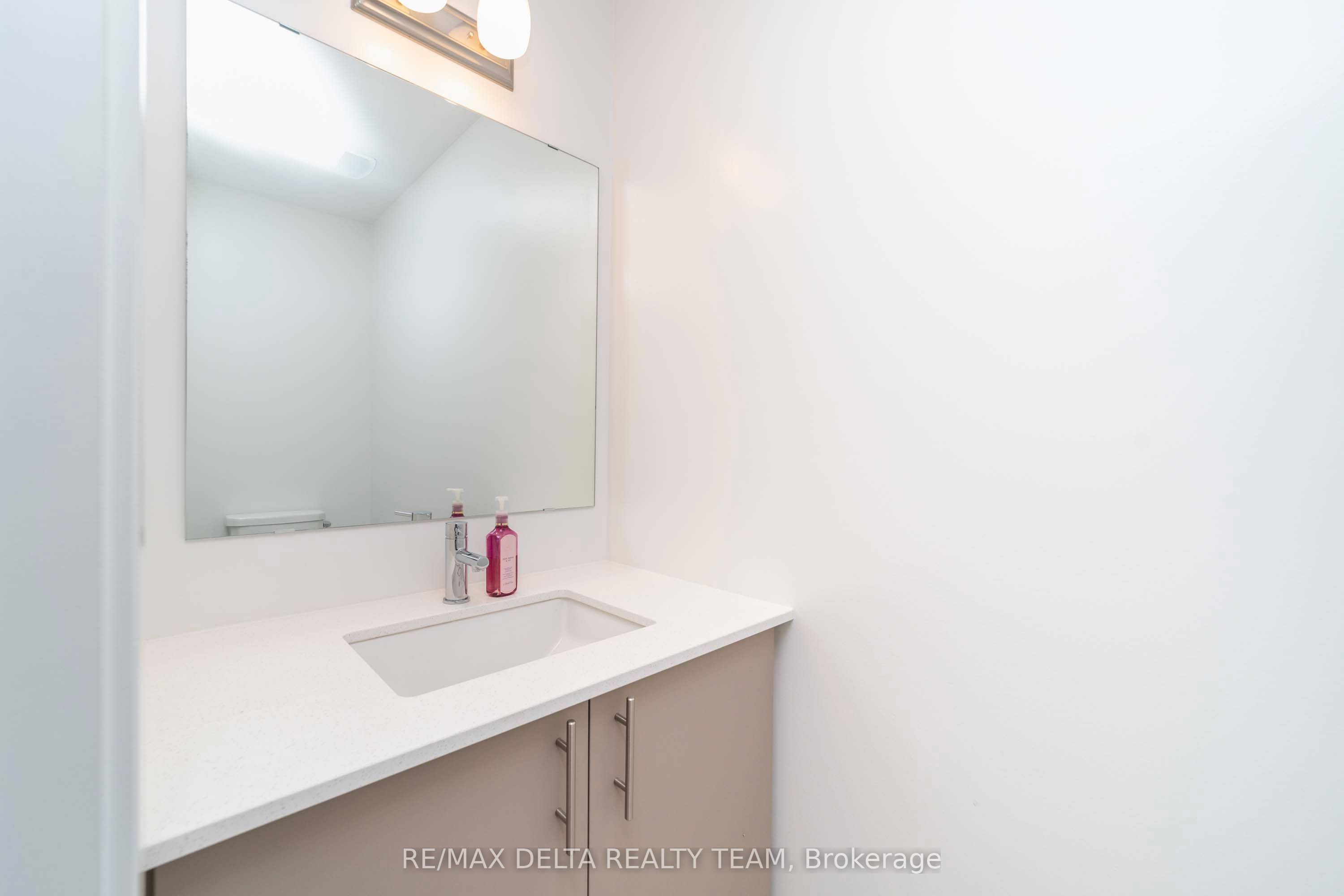 631 Knotridge Street Property Photo 14