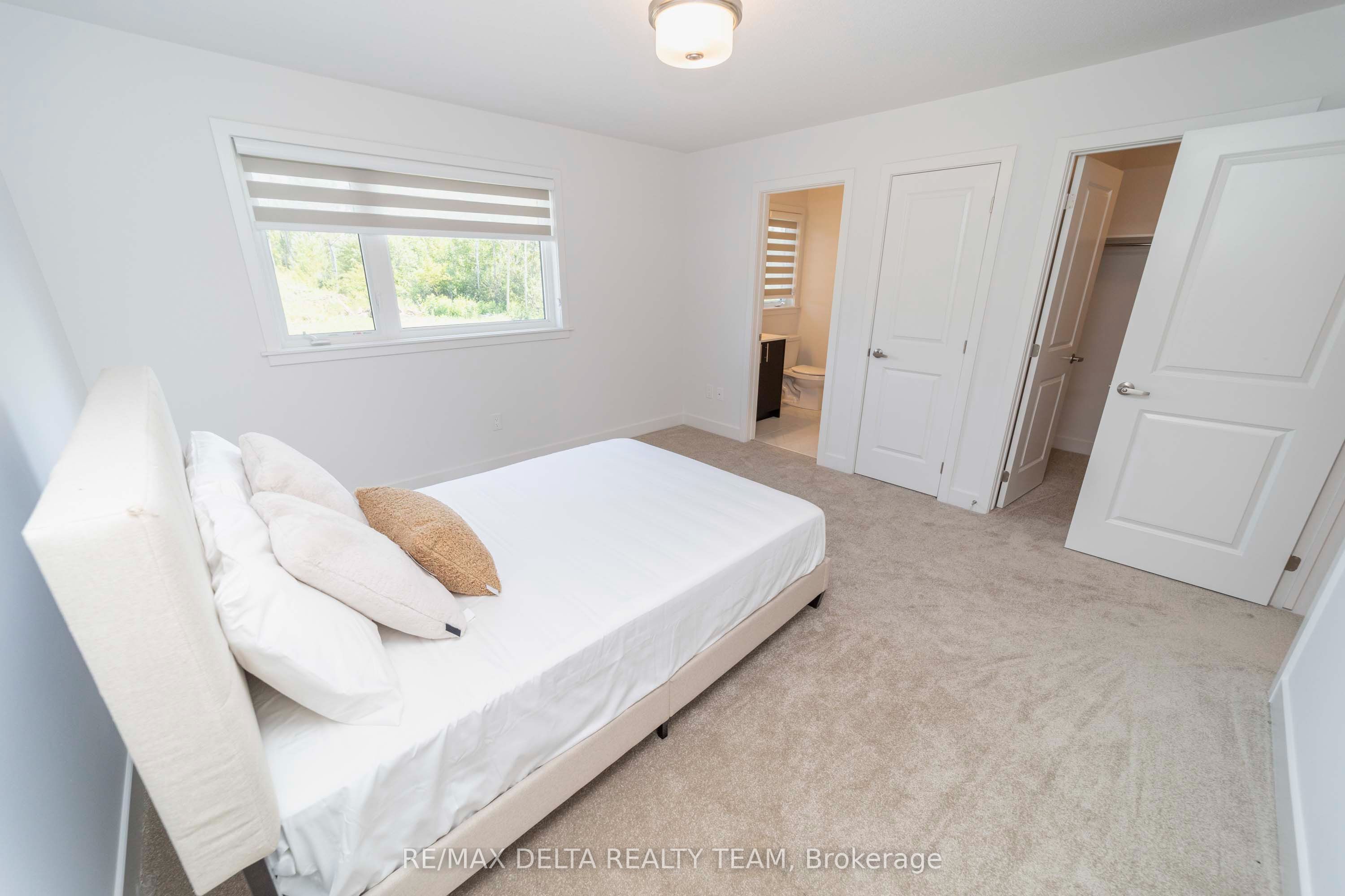 631 Knotridge Street Property Photo 16