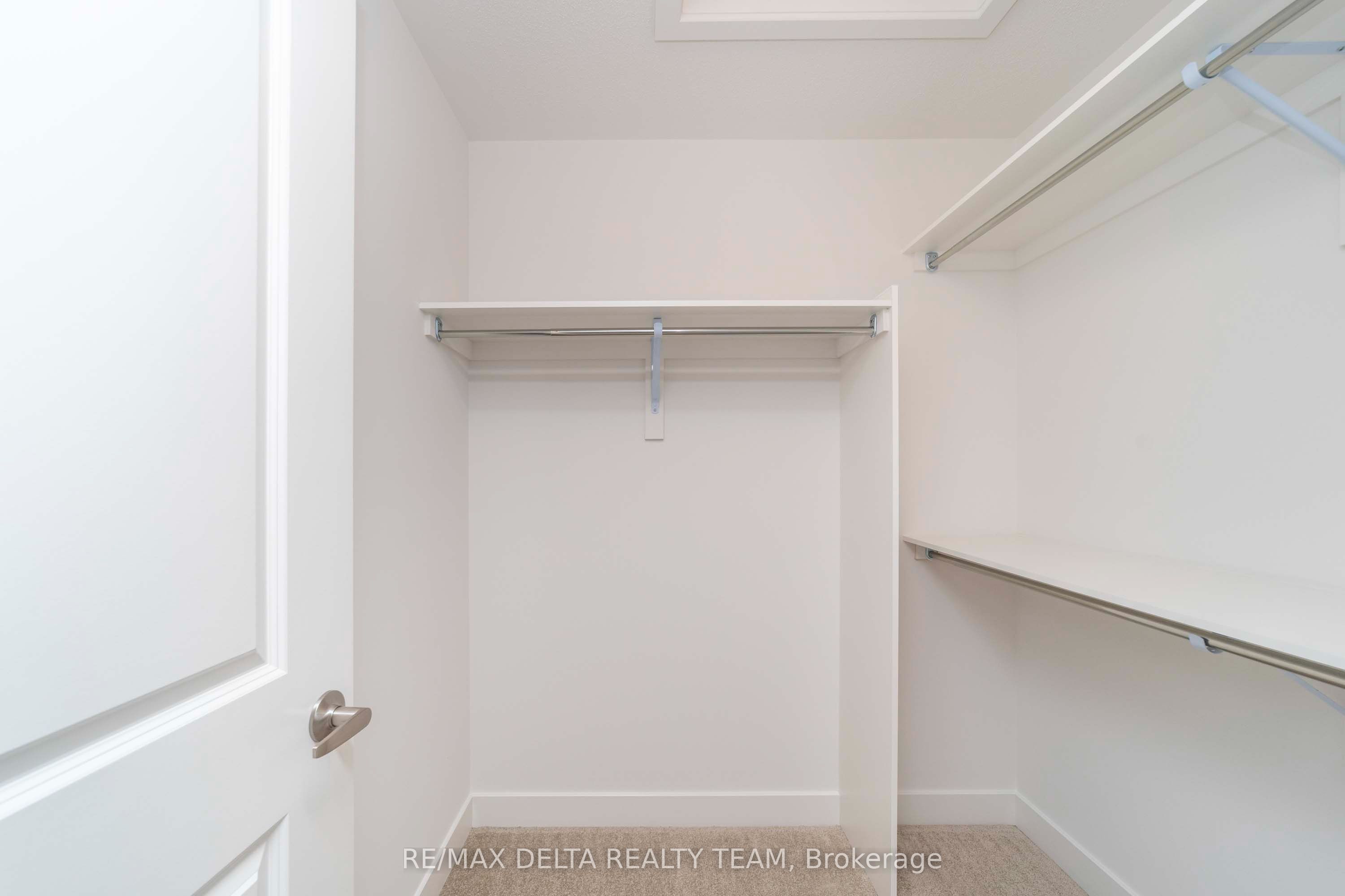 631 Knotridge Street Property Photo 17