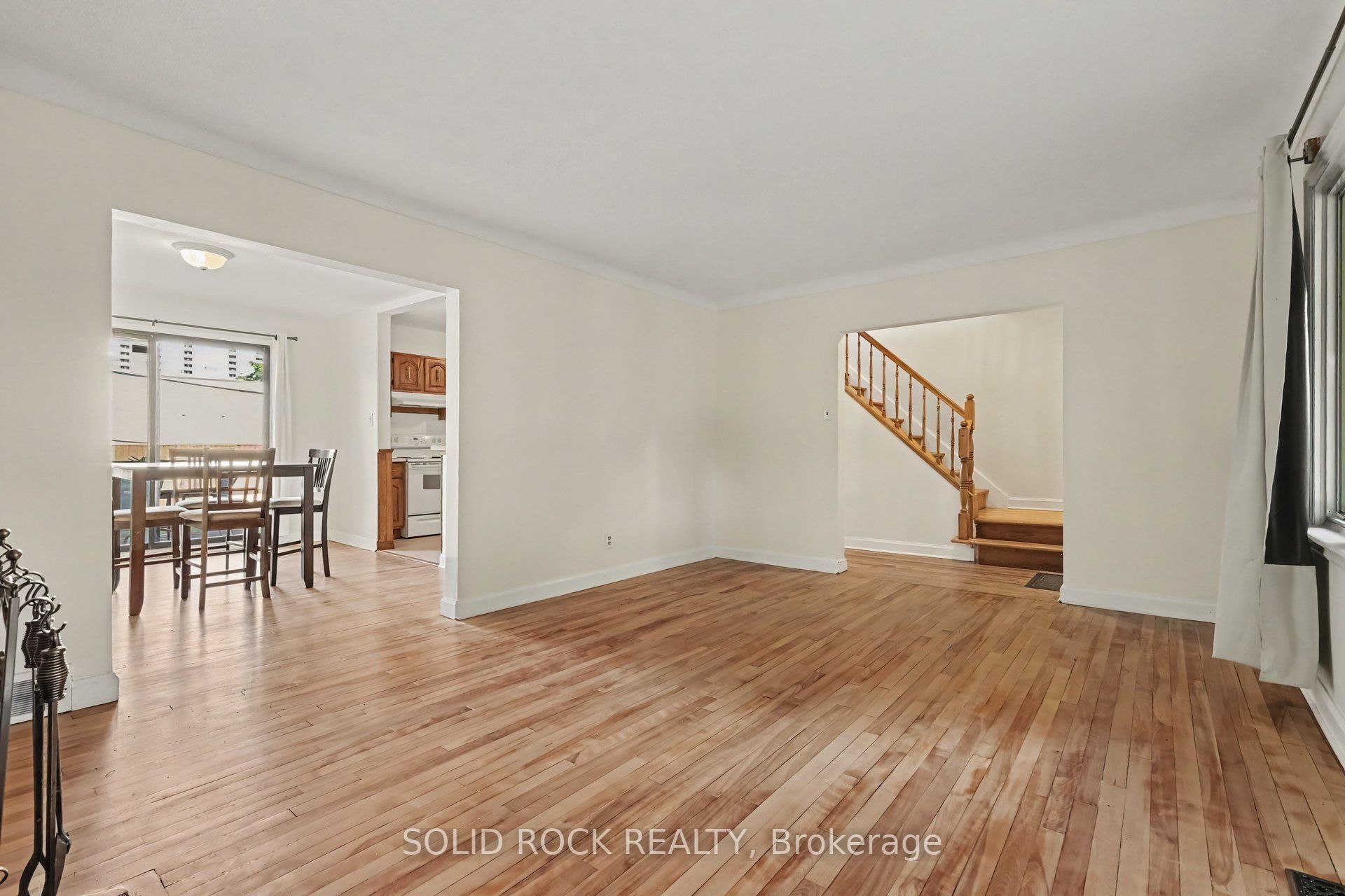 667 Alesther Street Property Photo 6