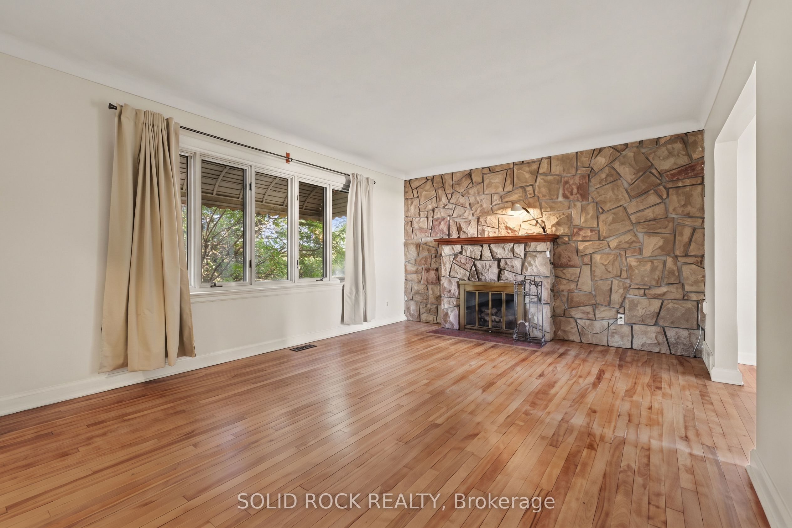 667 Alesther Street Property Photo 12