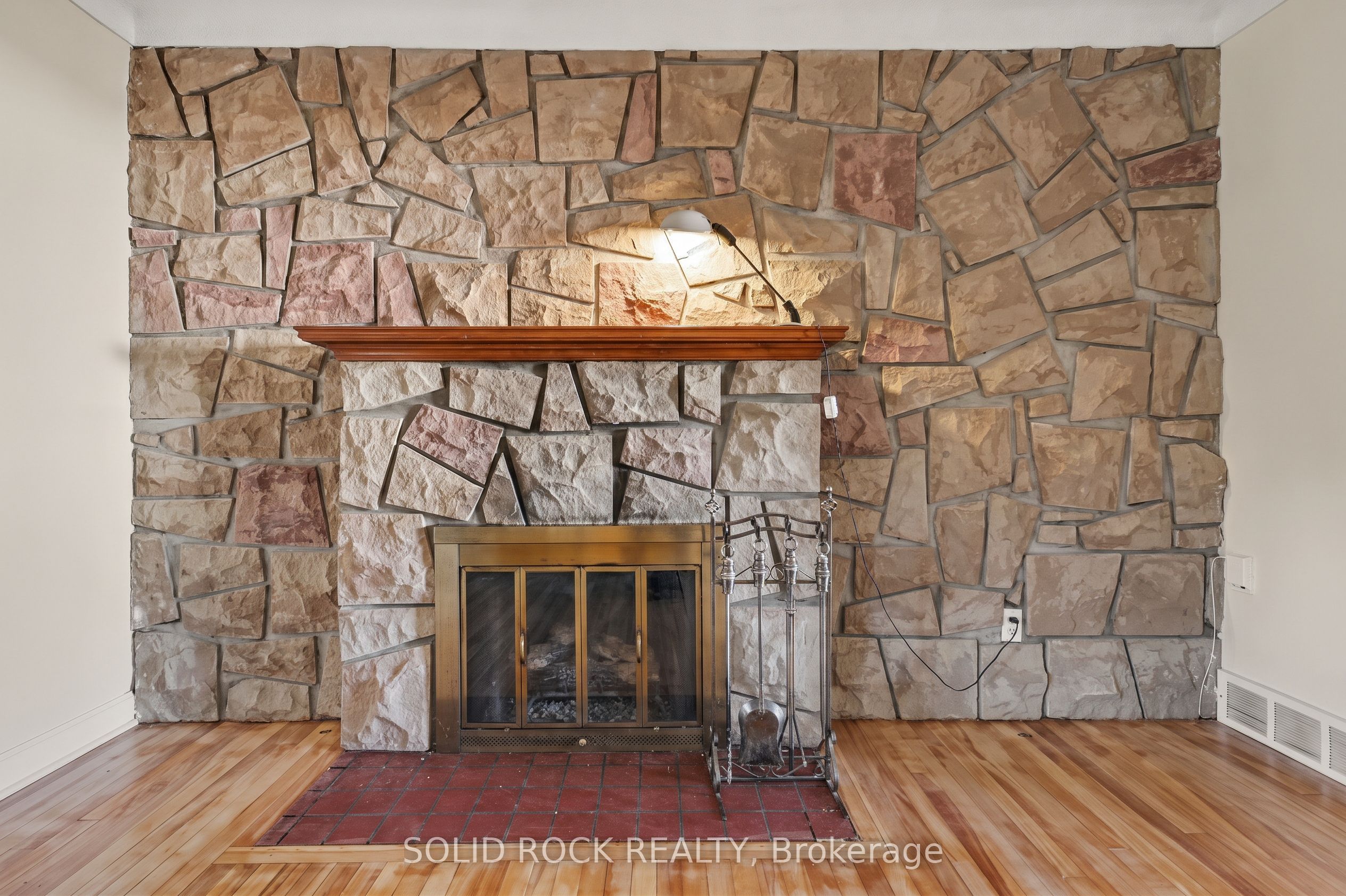 667 Alesther Street Property Photo 13