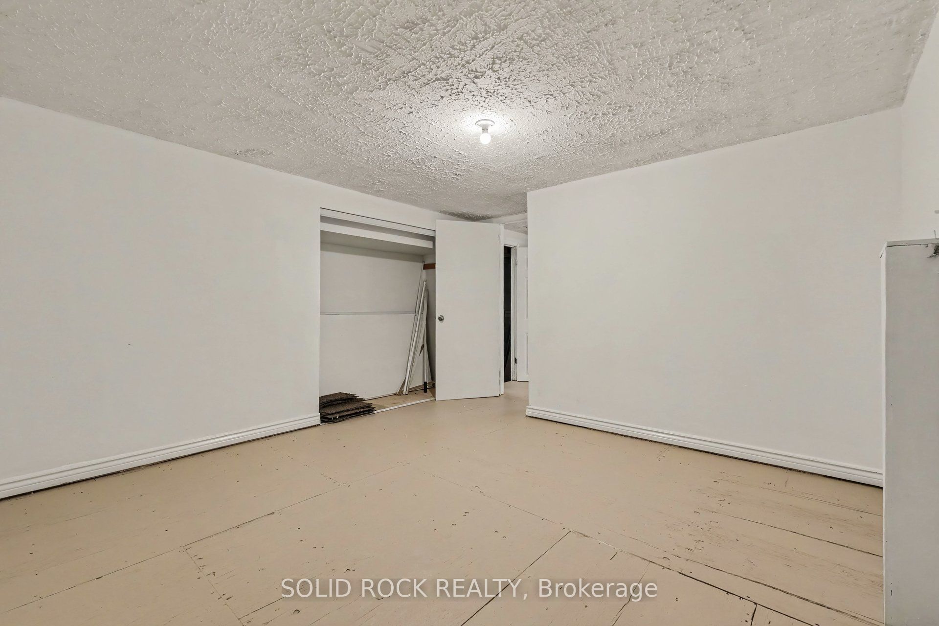 667 Alesther Street Property Photo 25