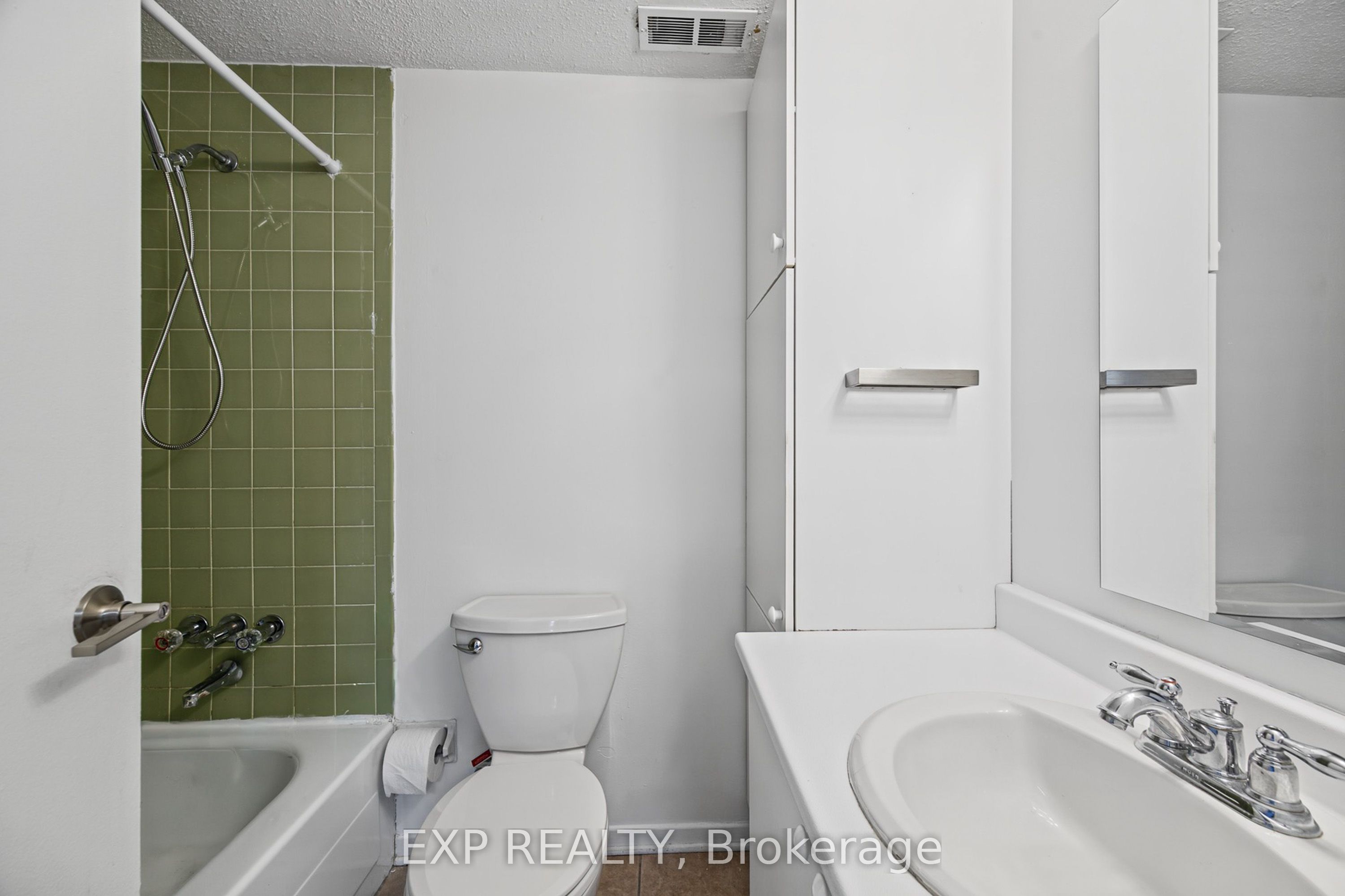 2044 Arrowsmith Drive 405a Property Photo 29