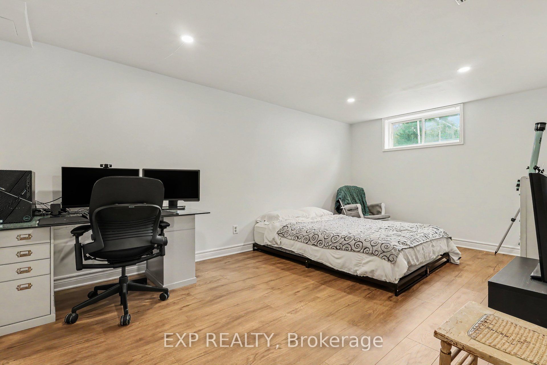 18 Centre Street Property Photo 21