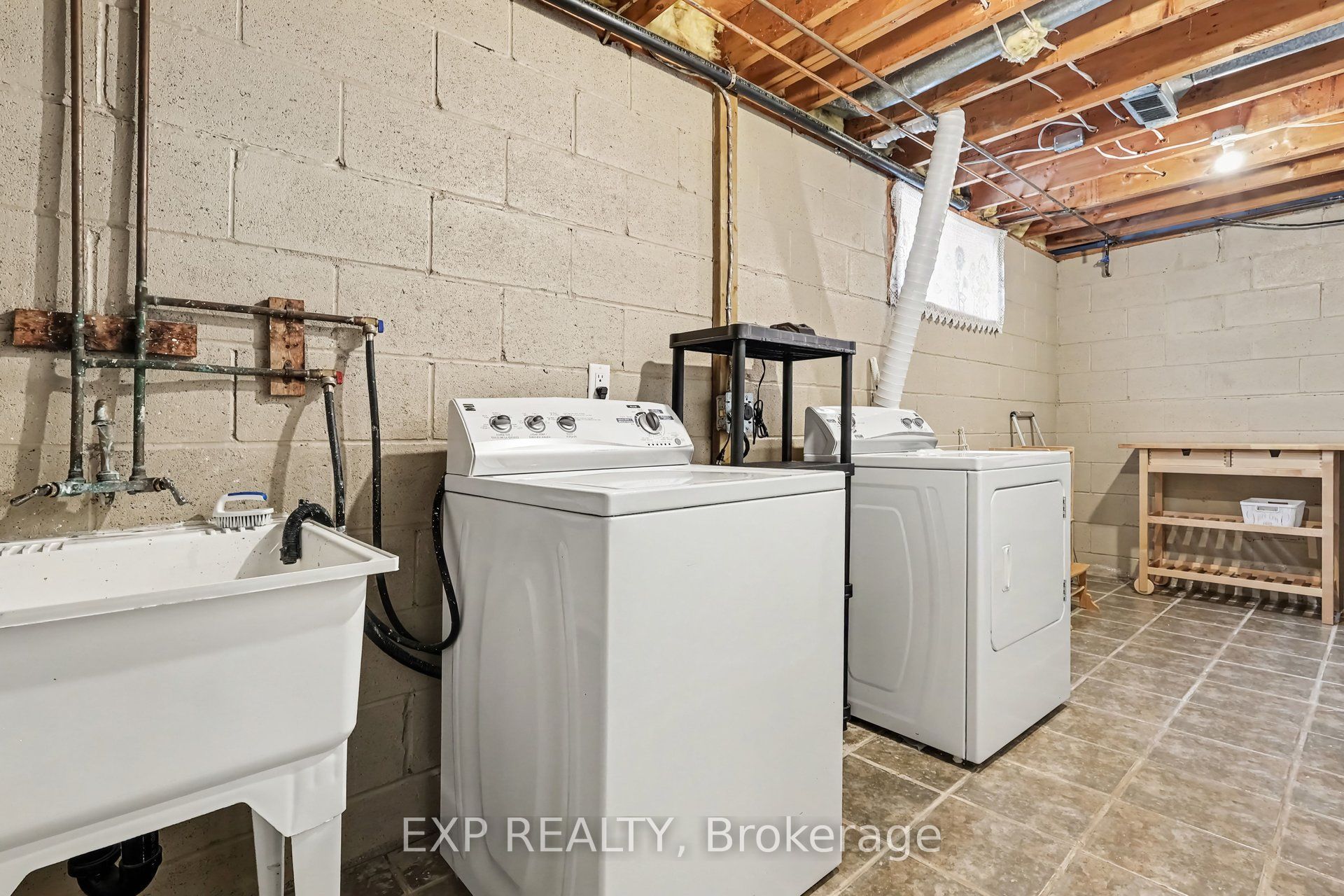 18 Centre Street Property Photo 26