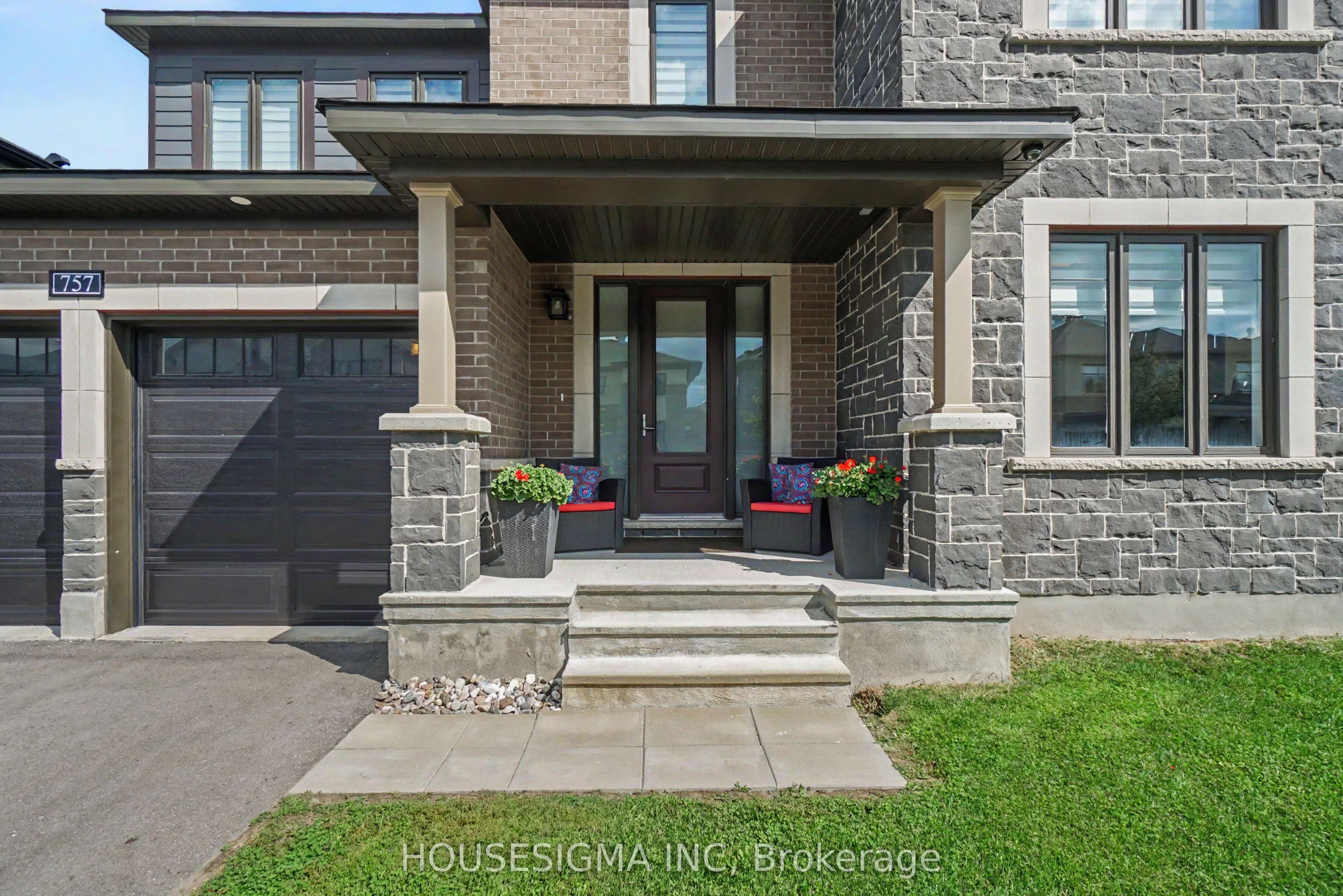 757 Shoal Street Property Photo 3