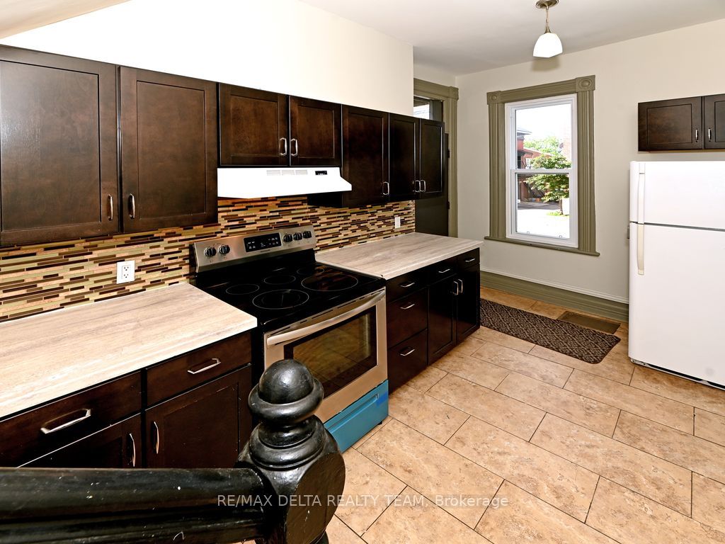 355 Bronson Avenue Property Photo 4