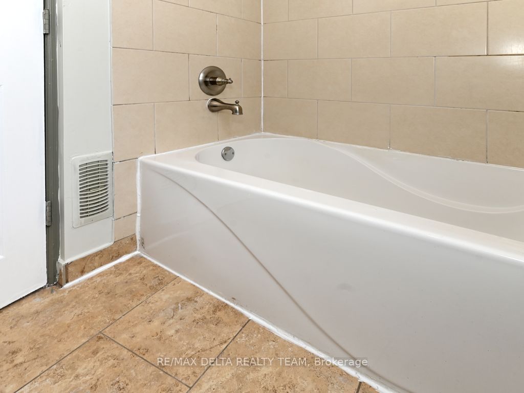 355 Bronson Avenue Property Photo 13