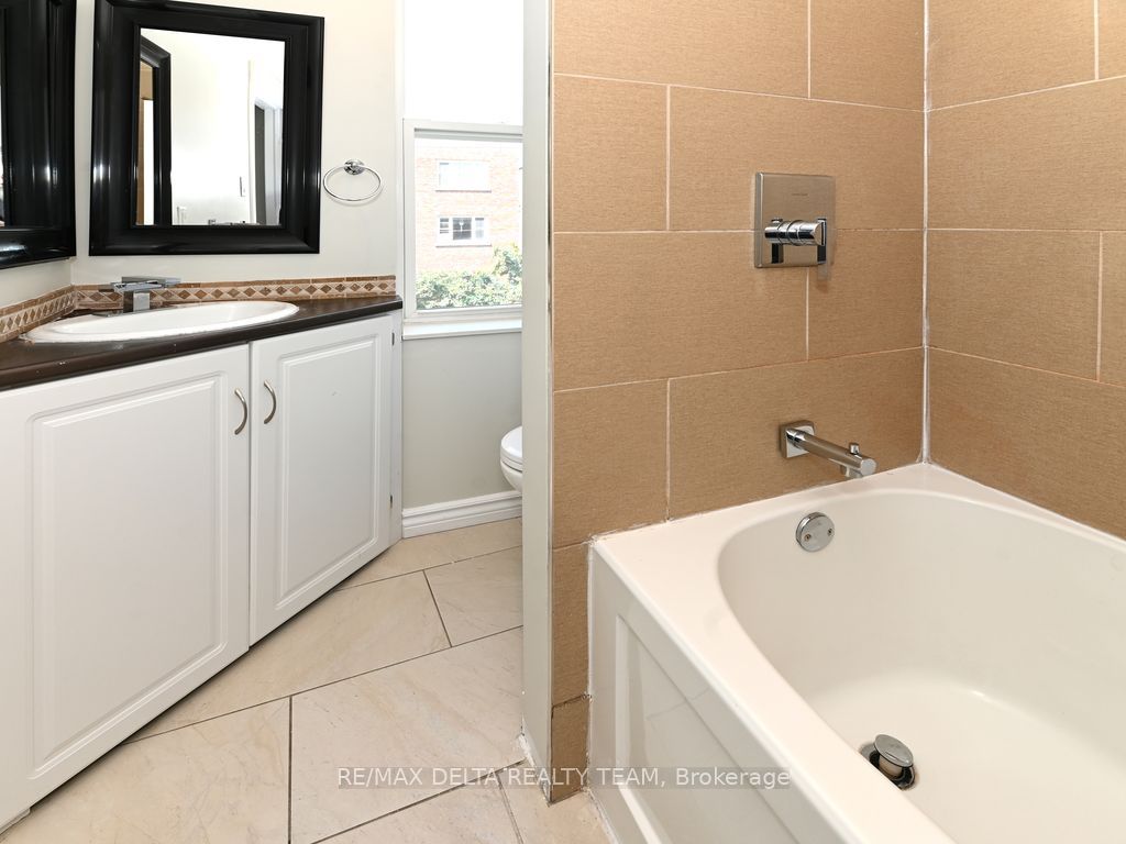 355 Bronson Avenue Property Photo 25