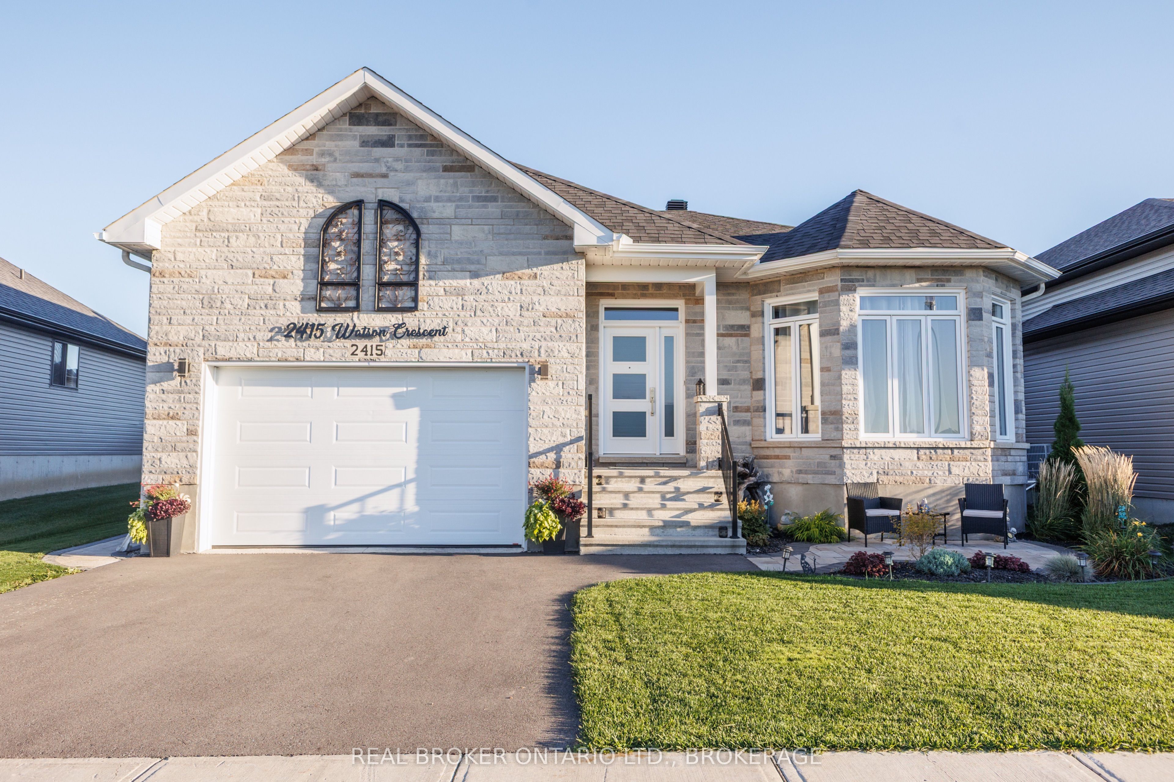 2415 Watson Crescent Property Photo 1