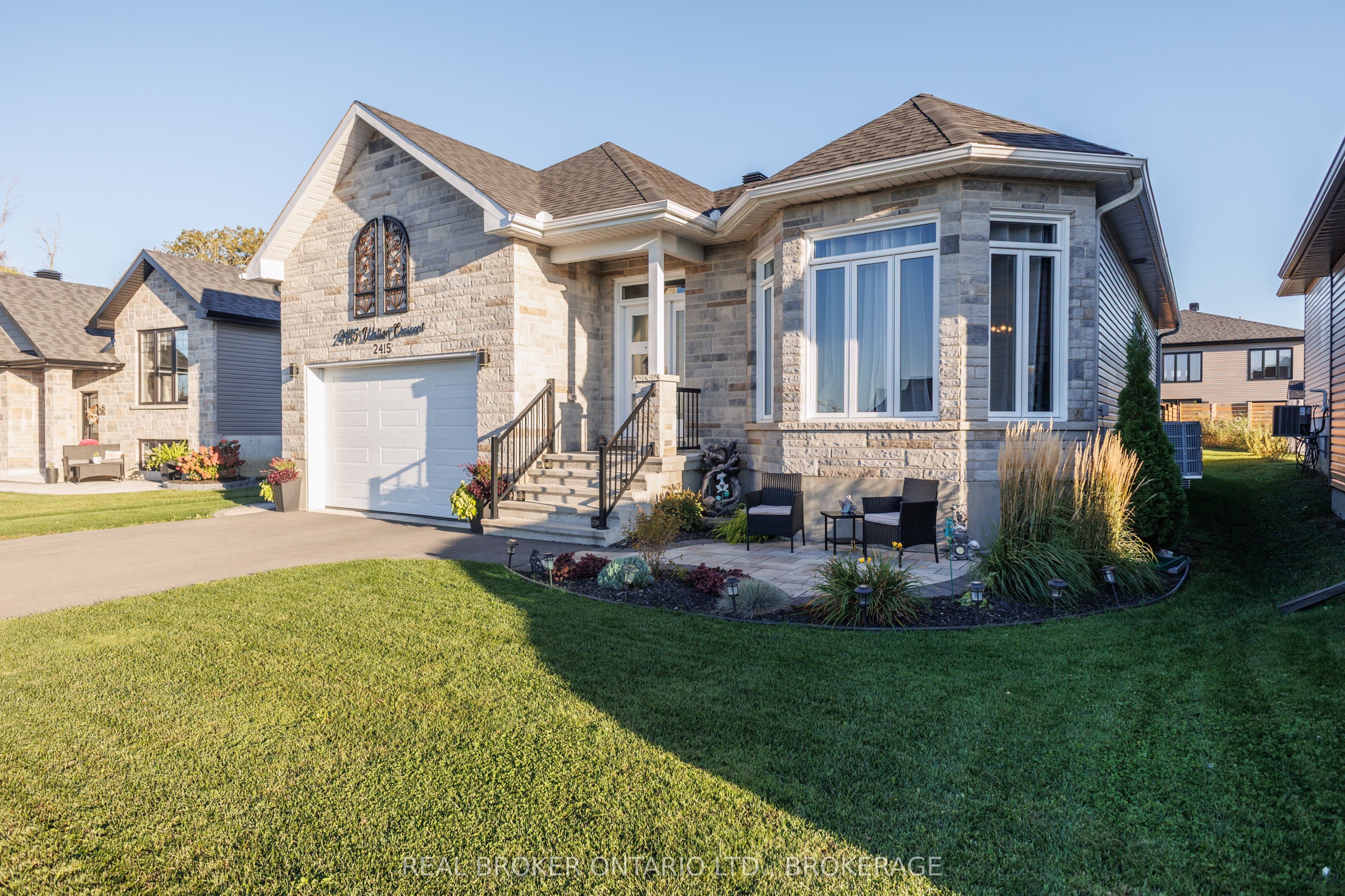 2415 Watson Crescent Property Photo 4