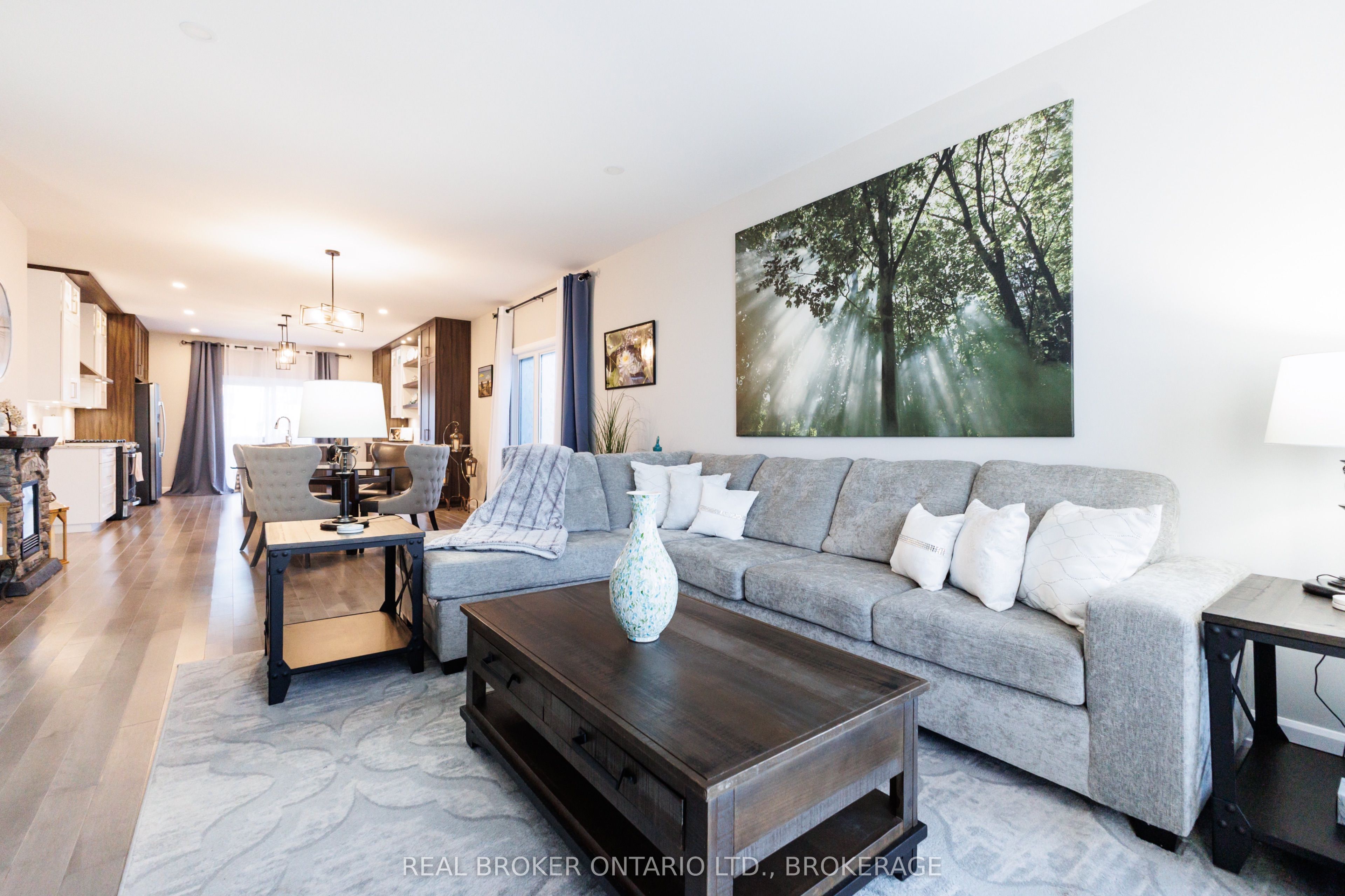 2415 Watson Crescent Property Photo 11