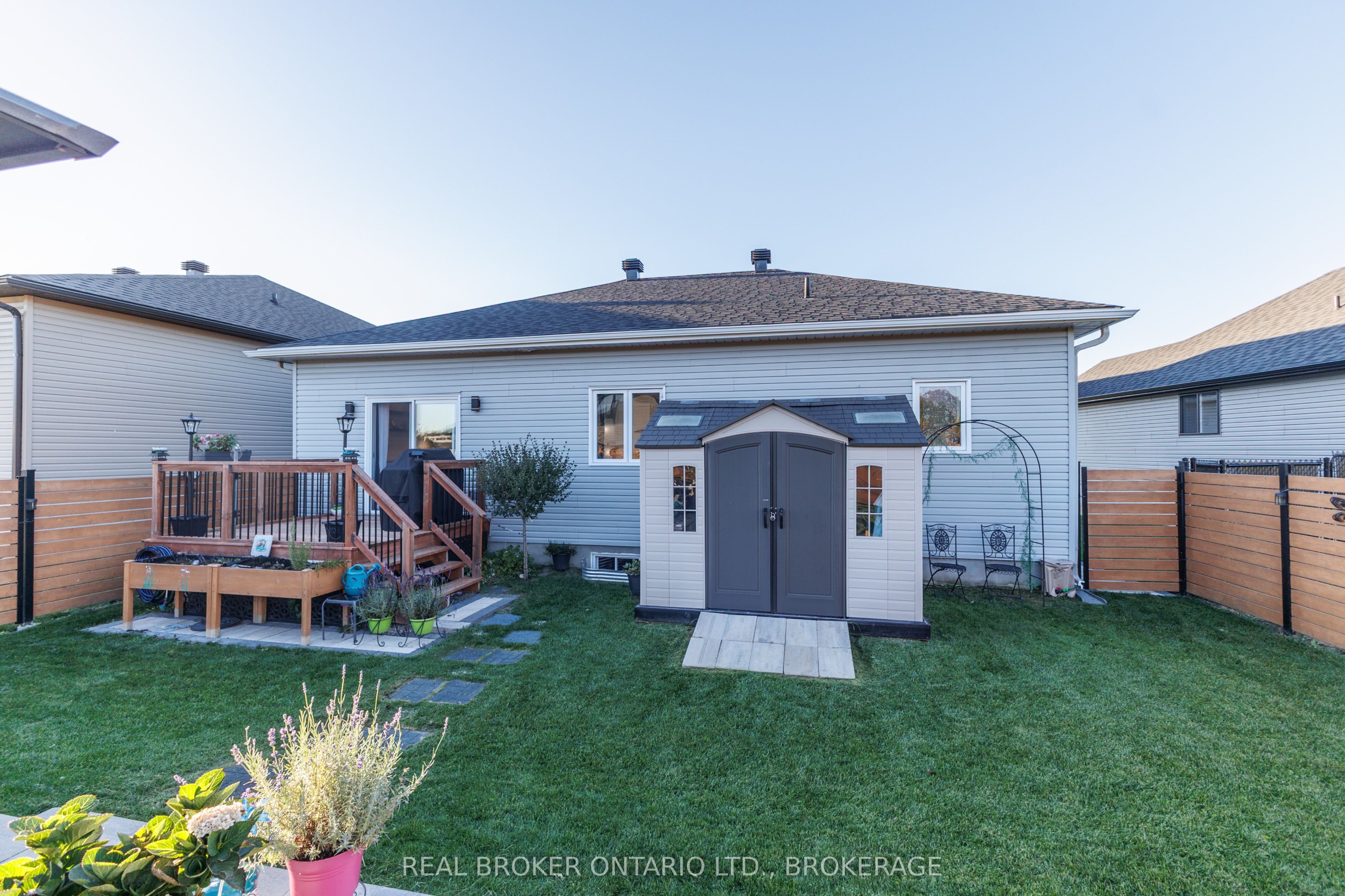 2415 Watson Crescent Property Photo 43