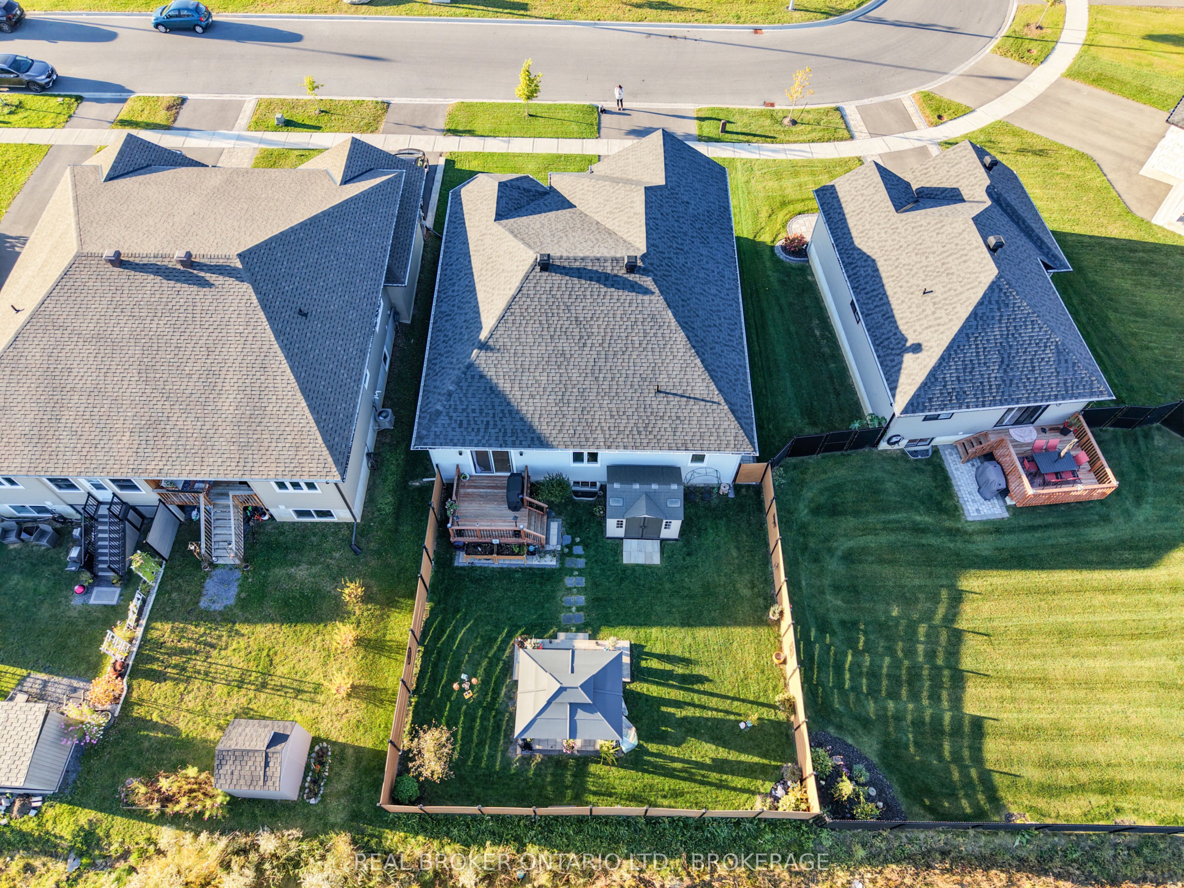 2415 Watson Crescent Property Photo 44