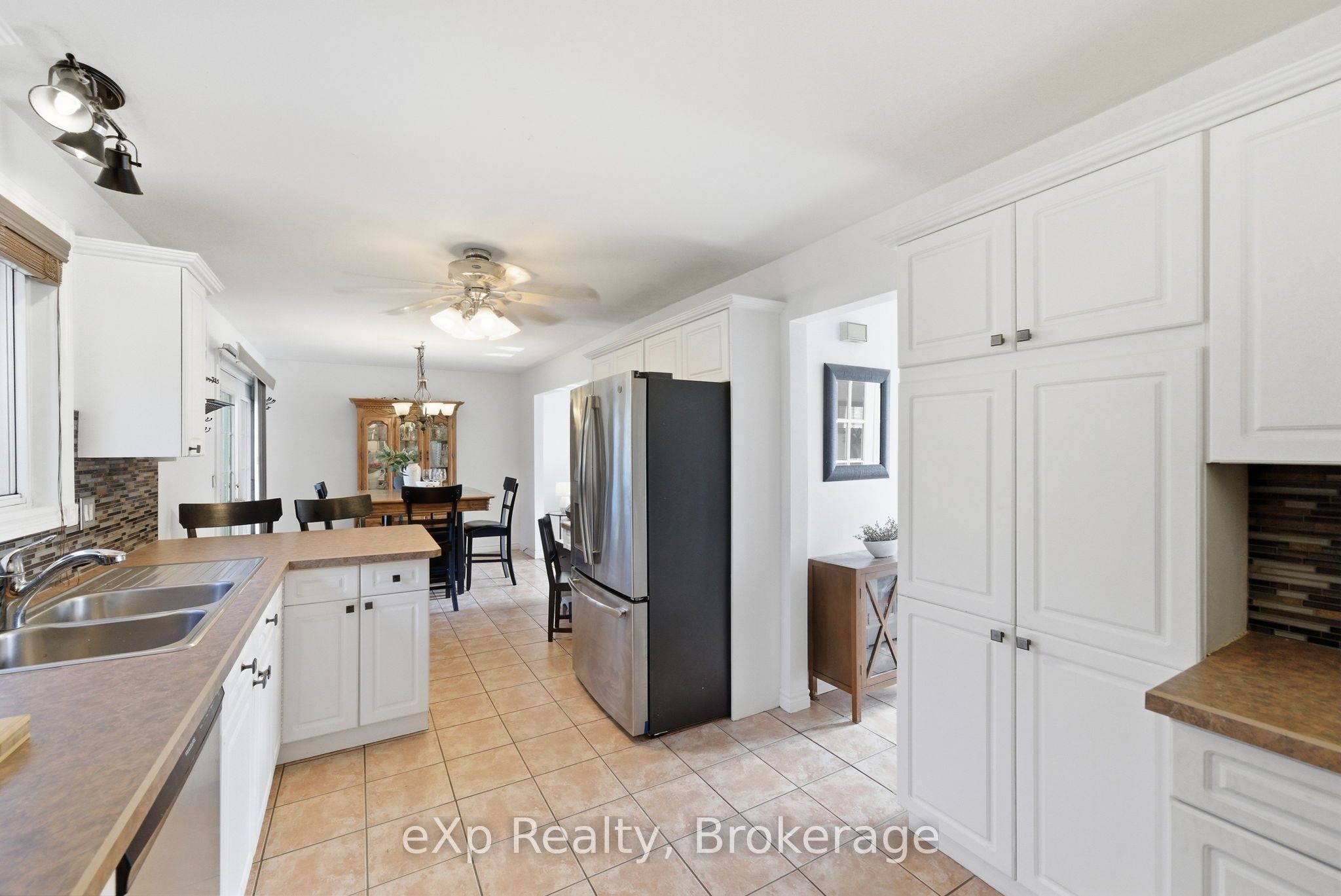 10 Burgess Crescent Property Photo 12