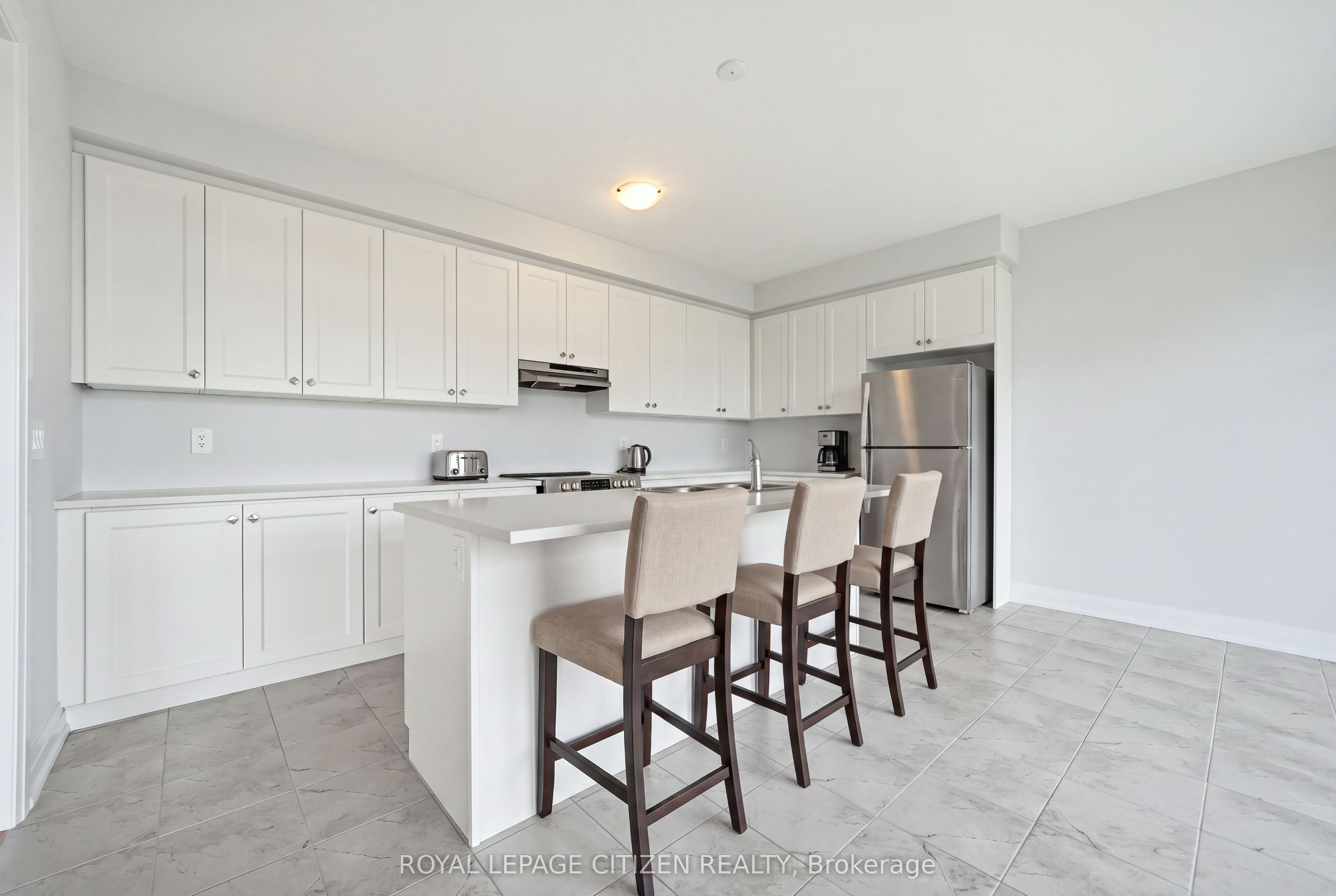 96 Butler Boulevard Property Photo 3
