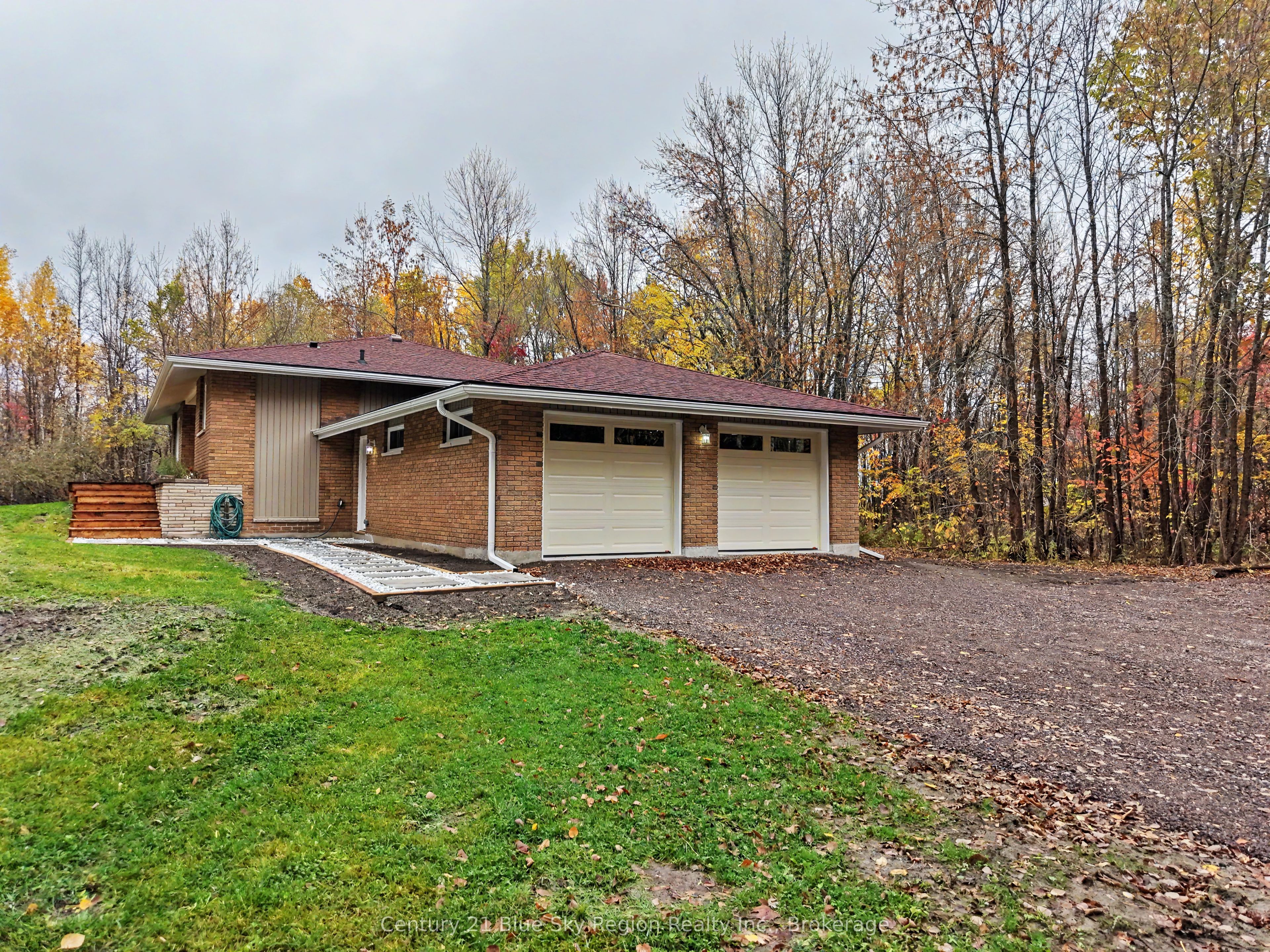 686 Laplage Road Property Photo 2