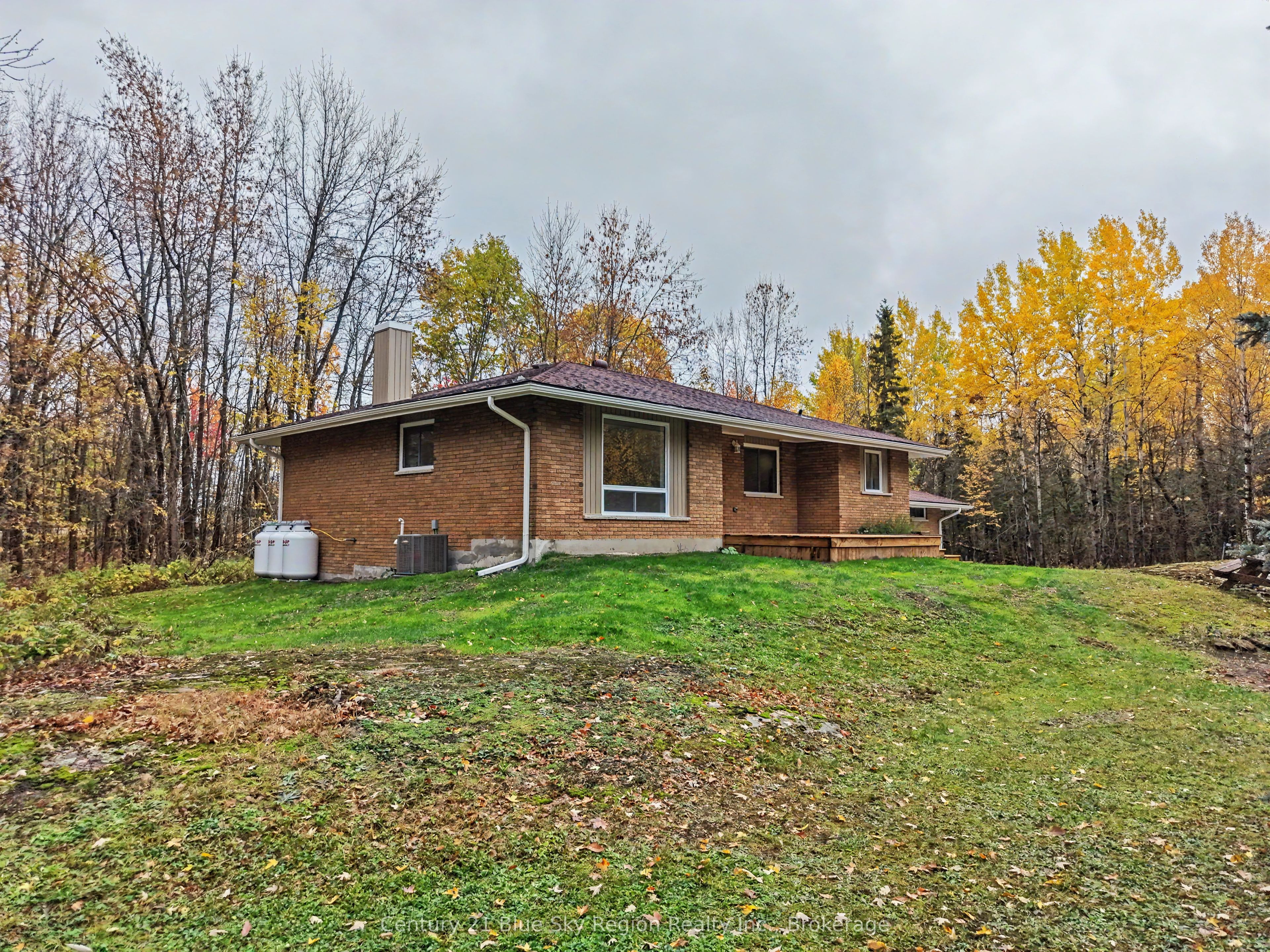 686 Laplage Road Property Photo 4