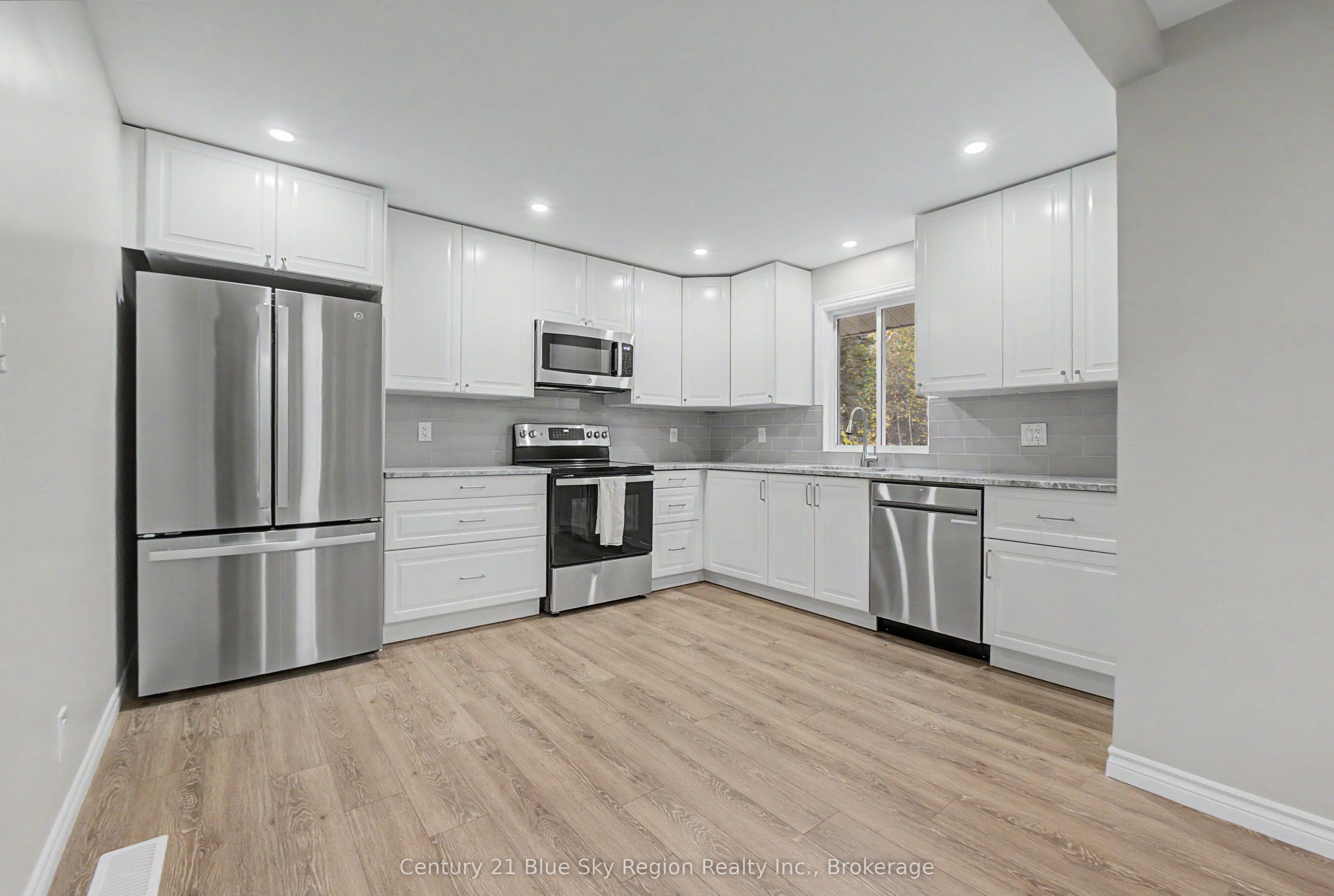 686 Laplage Road Property Photo 9