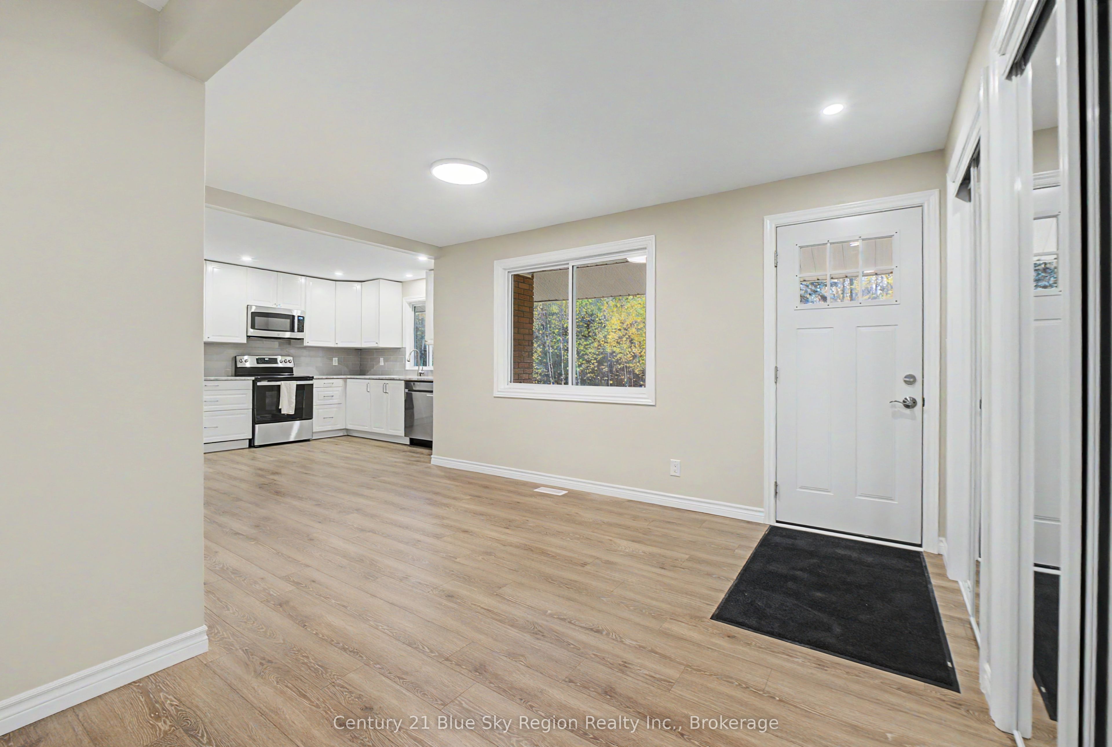 686 Laplage Road Property Photo 11