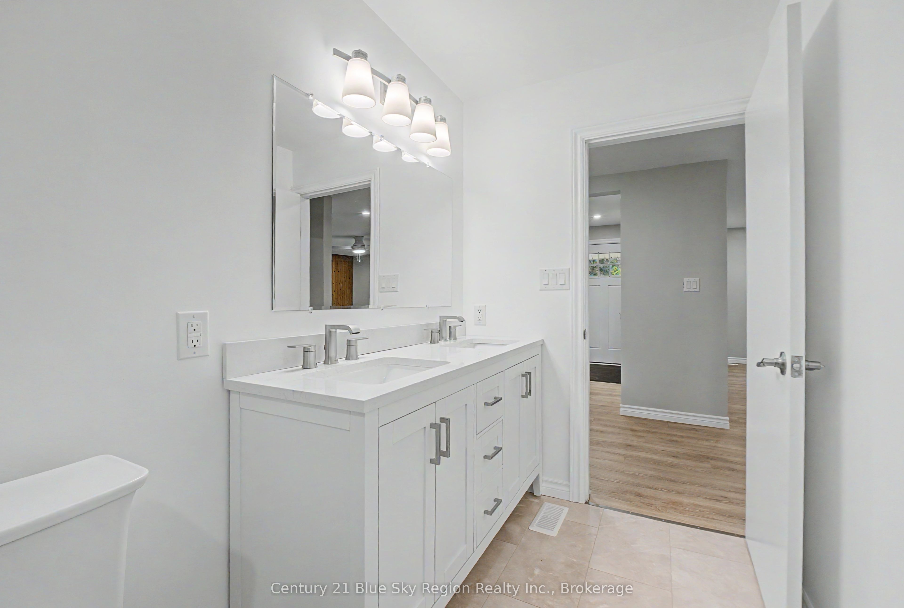 686 Laplage Road Property Photo 21